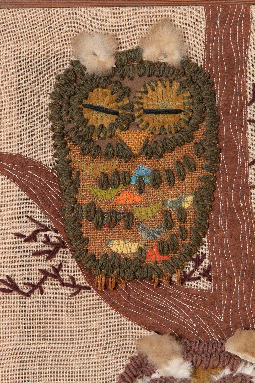 Œuvre d'art textile brodée d'un hibou, datant du milieu du siècle dernier, brodée à la main, années 1960 en vente 2