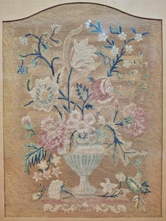 Ein Paar Petit-Point-Stickereien