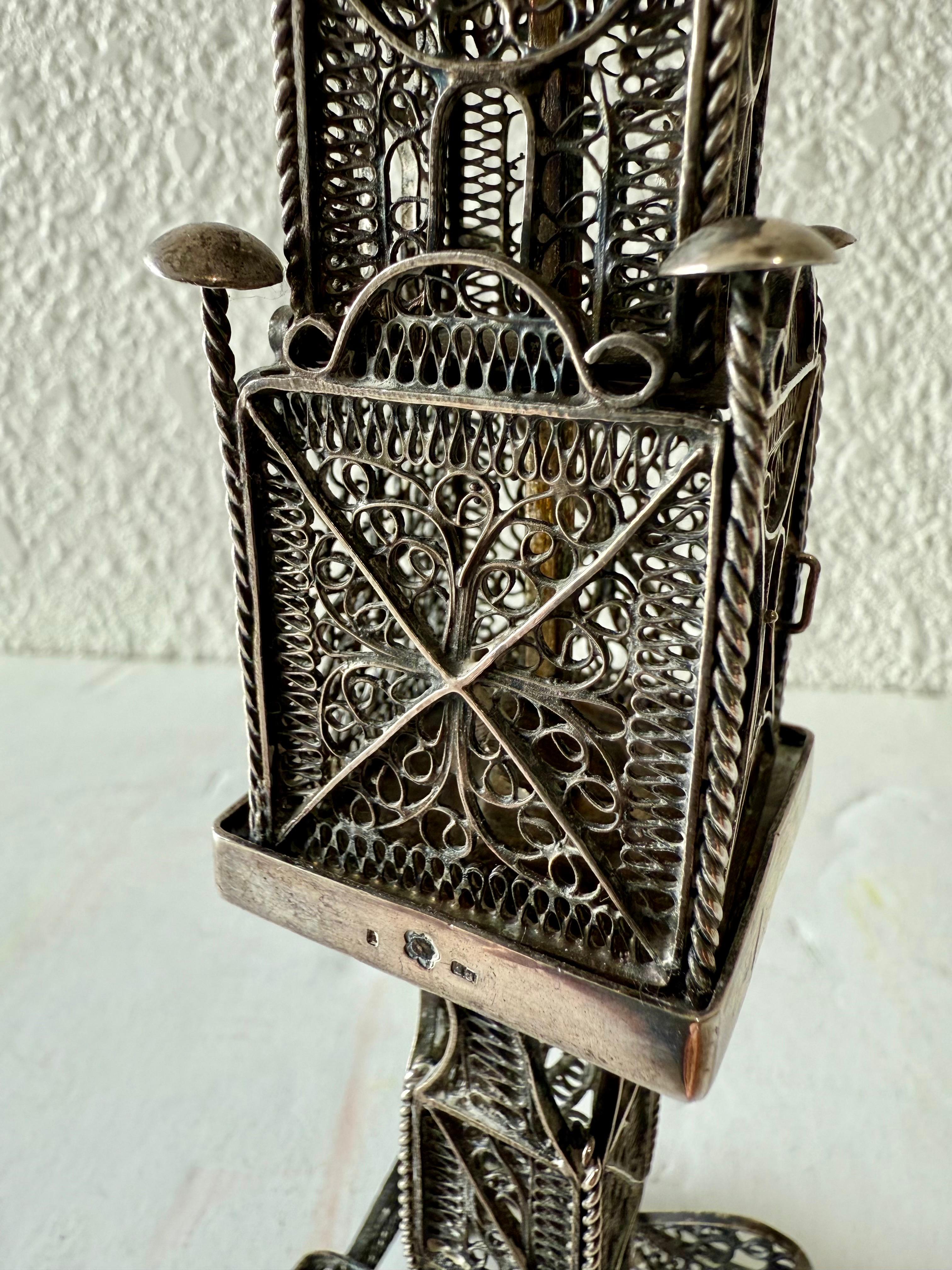 Rare tour à pointes judaïque Besamim austro-hongrois du 19ème siècle en argent filigrane en vente 3