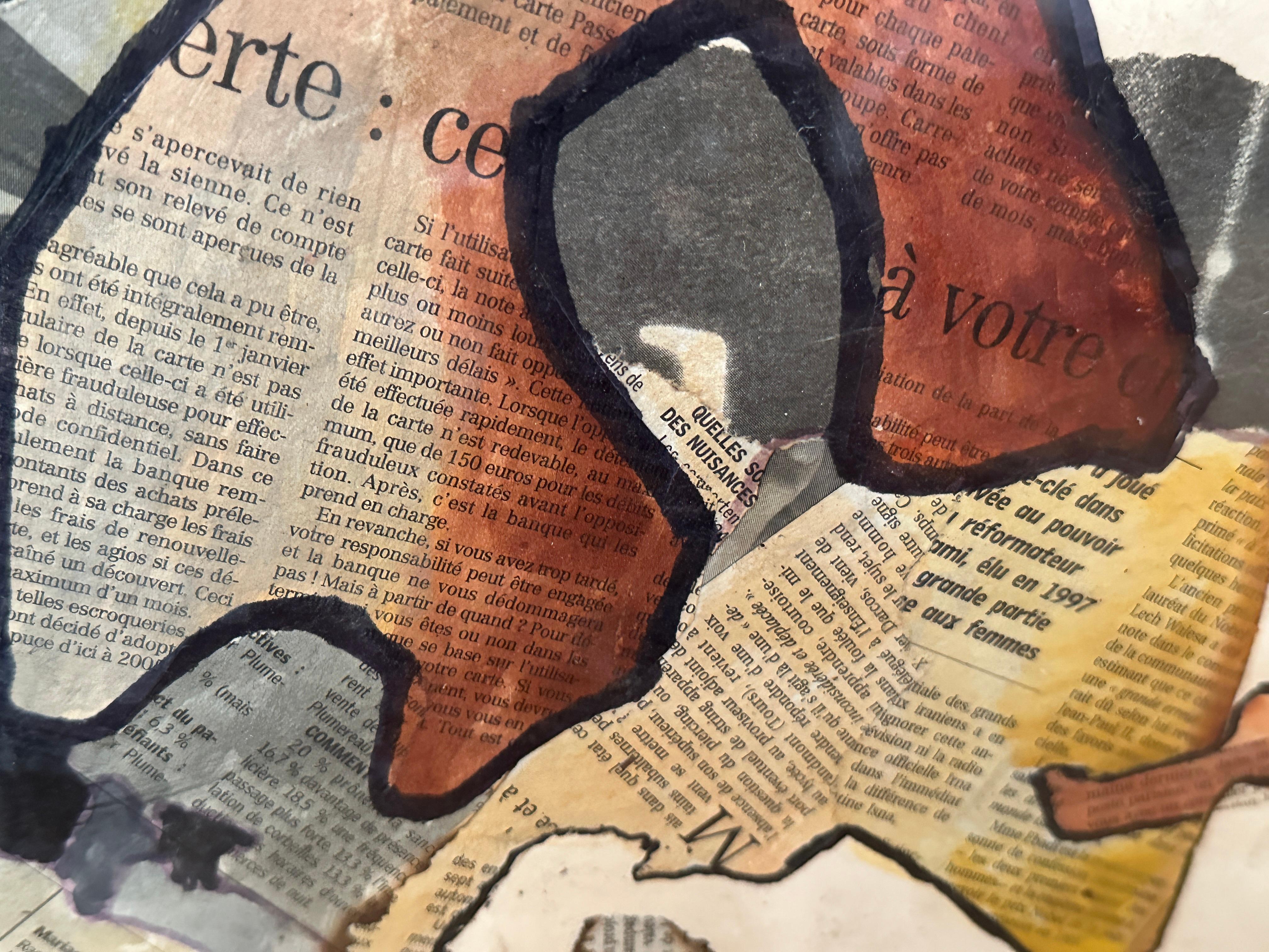Sepia Bits of Newspapers, mehrdeutige abstrakte Mixed Media-Collage im Angebot 1
