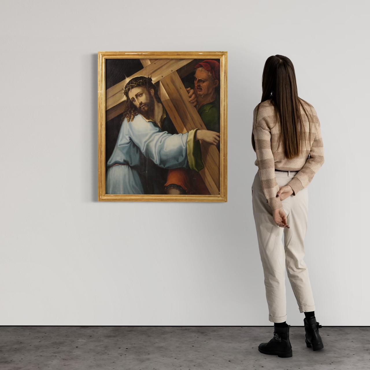 17th Century Oil on Panel Italian Religious Painting Christ Carrying the Cross - Figurative Painting Brown di Unknown