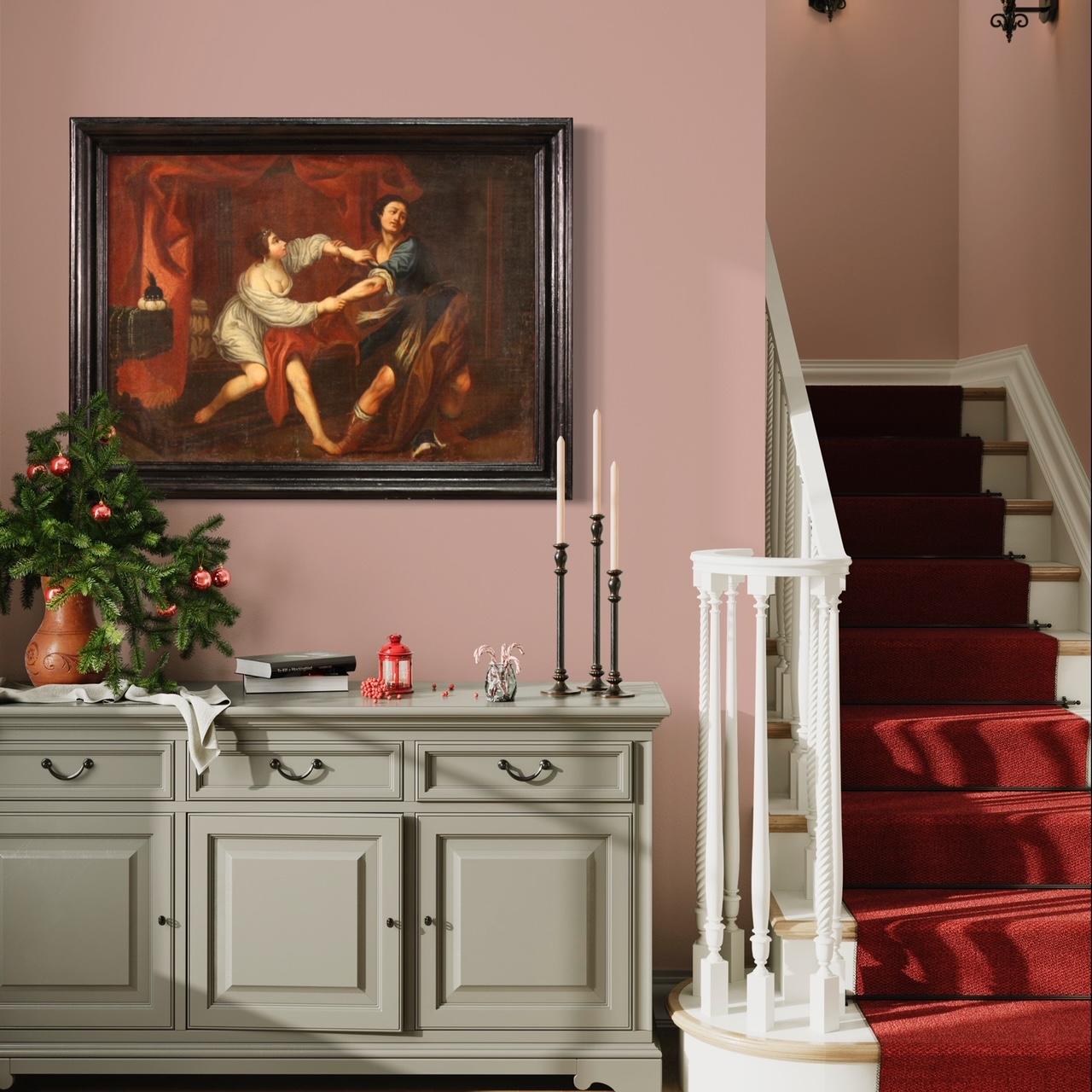 Antique Italian painting from 18th century. Oil artwork on canvas depicting biblical subject Joseph and and Potiphar's Wife of good pictorial hand. Beautiful measure and pleasant furnishings painting adorned with a non -coeval frame, carved and