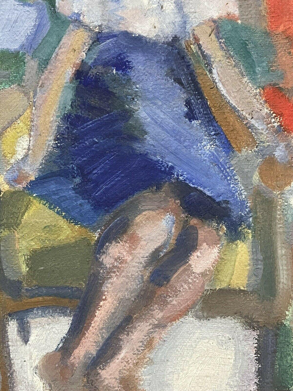 OIL DE FAUVISTE FRANÇAIS DES ANNÉES 1950 - Maîtresse YOUNG LADY SEATED ON TERRACE CHAIR - BEAUTÉ COULEUR - Beige Portrait Painting par Unknown