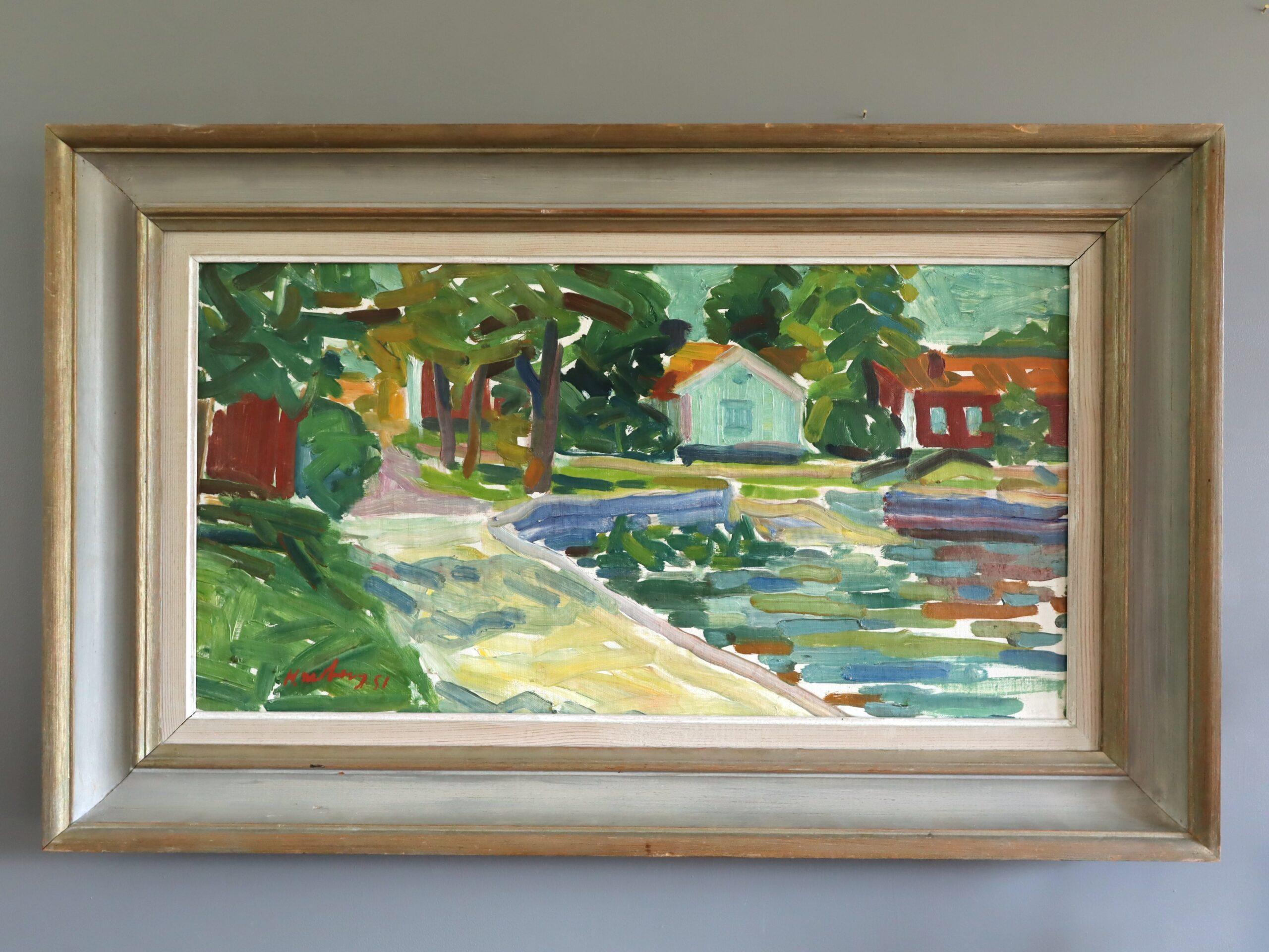 1951 Peinture à l'huile d'un paysage suédois moderne du milieu du siècle - Riverside Cottages - Painting de Unknown