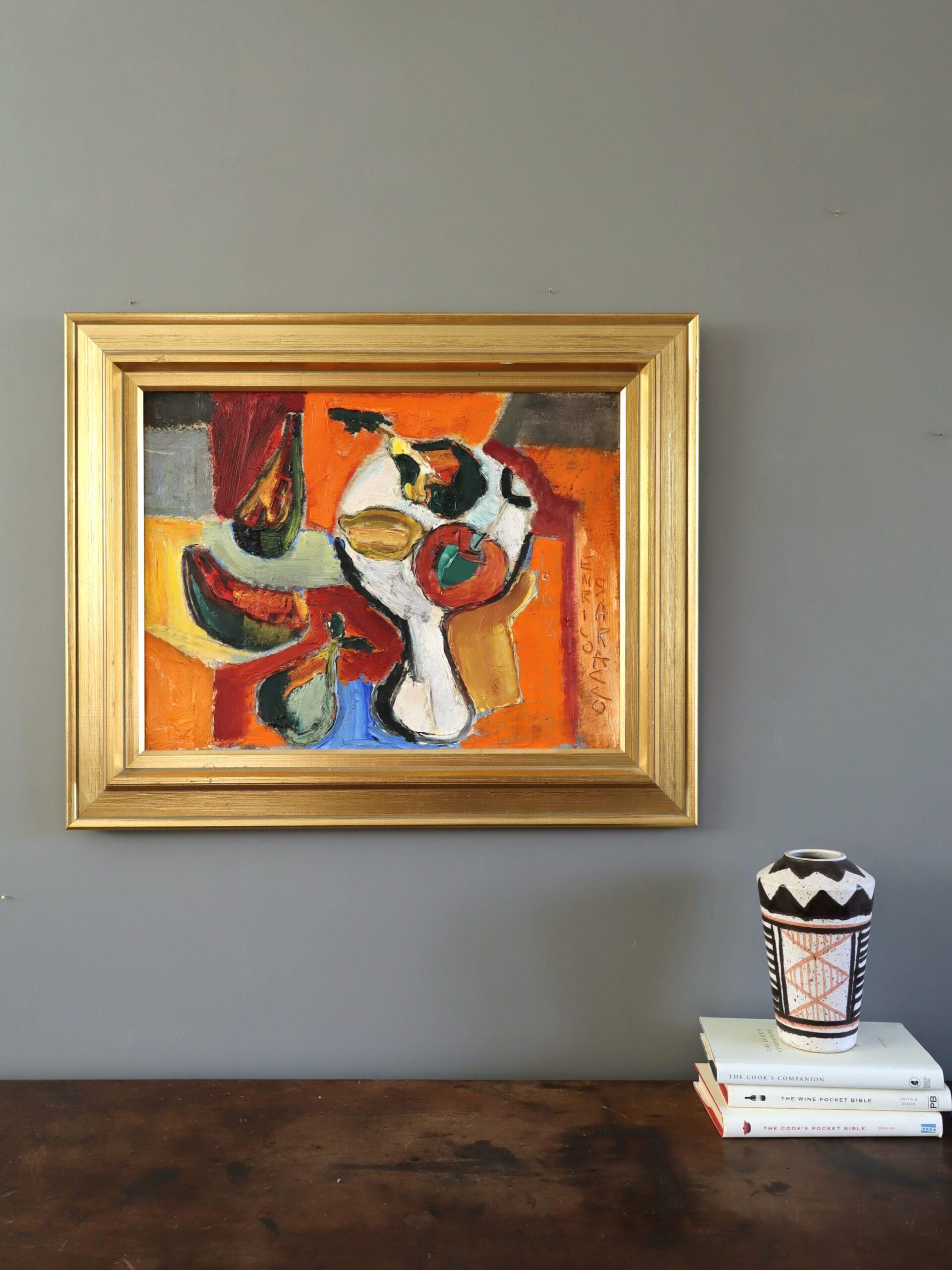 FRUITS À LA LUMIÈRE DU FEU
Dimensions : 52 x 64 cm (cadre compris)
Huile sur toile

Une nature morte semi-abstraite, vivante et vibrante, peinte à l'huile sur toile et datée de 1968.

Cette vibrante nature morte déborde d'énergie, de couleurs et de