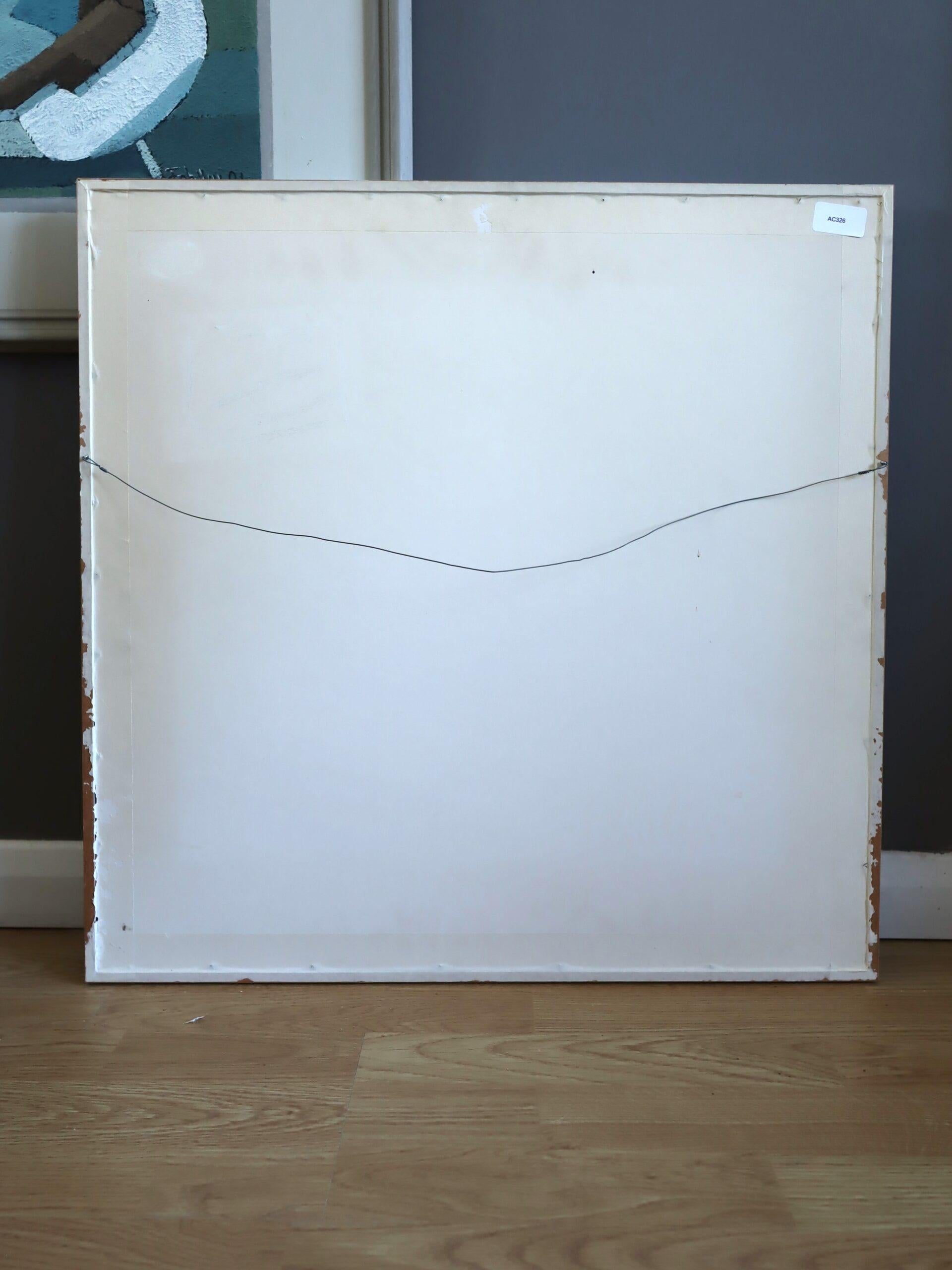 VERRIEGELT
Größe: 58 x 58,5 cm (einschließlich Rahmen)
Öl auf Karton

Ein auffallendes modernistisches Gemälde, das eine dynamische abstrakte Komposition darstellt, die durch fließende, ineinander greifende geometrische Formen gekennzeichnet ist. Es