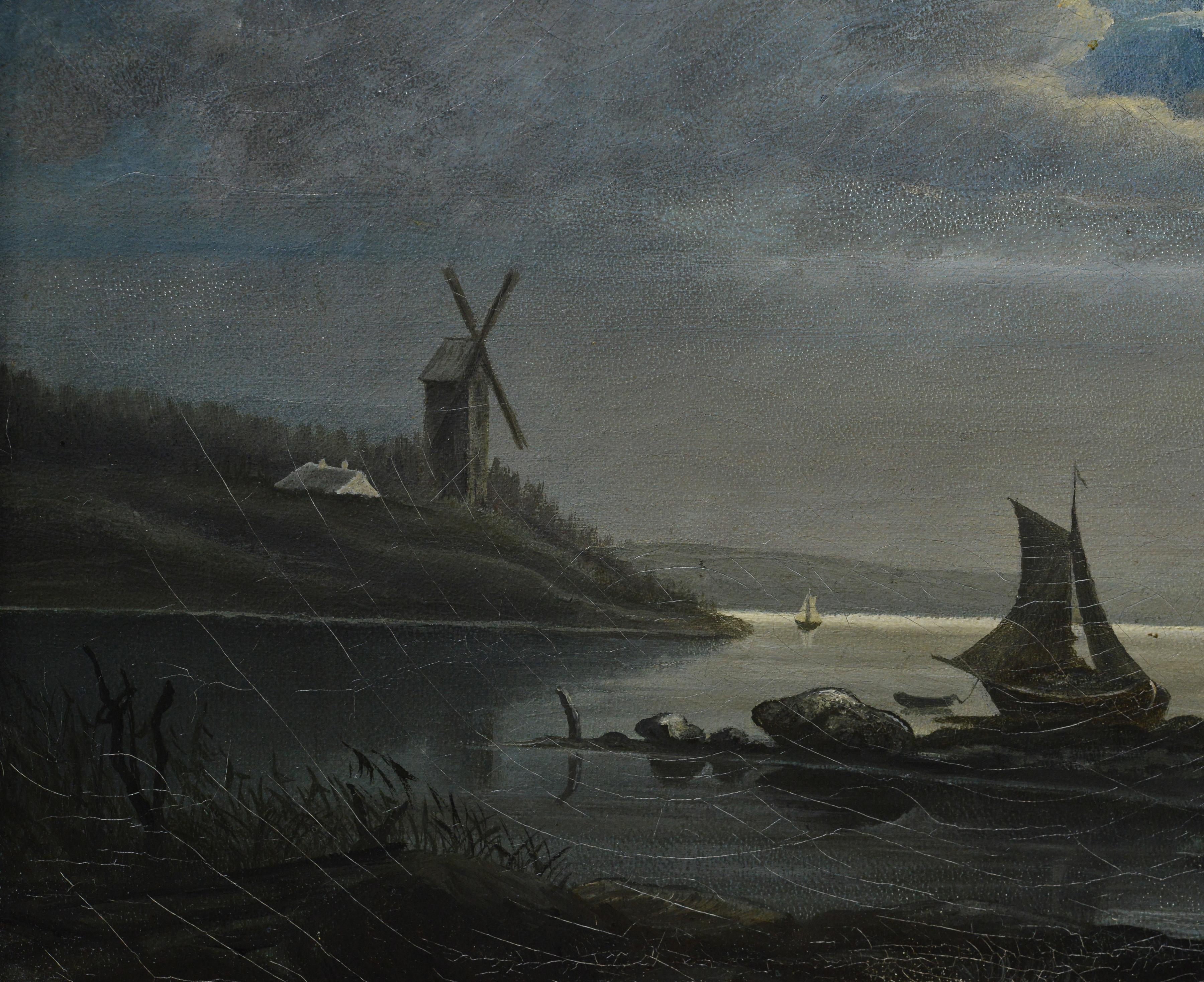 Antico notturno originale su tela che raffigura un paesaggio marino scandinavo illuminato dalla luna. La luna si fa largo tra le nuvole alla deriva, proiettando una luce argentea sulle acque calme dove le barche da pesca a vela scivolano