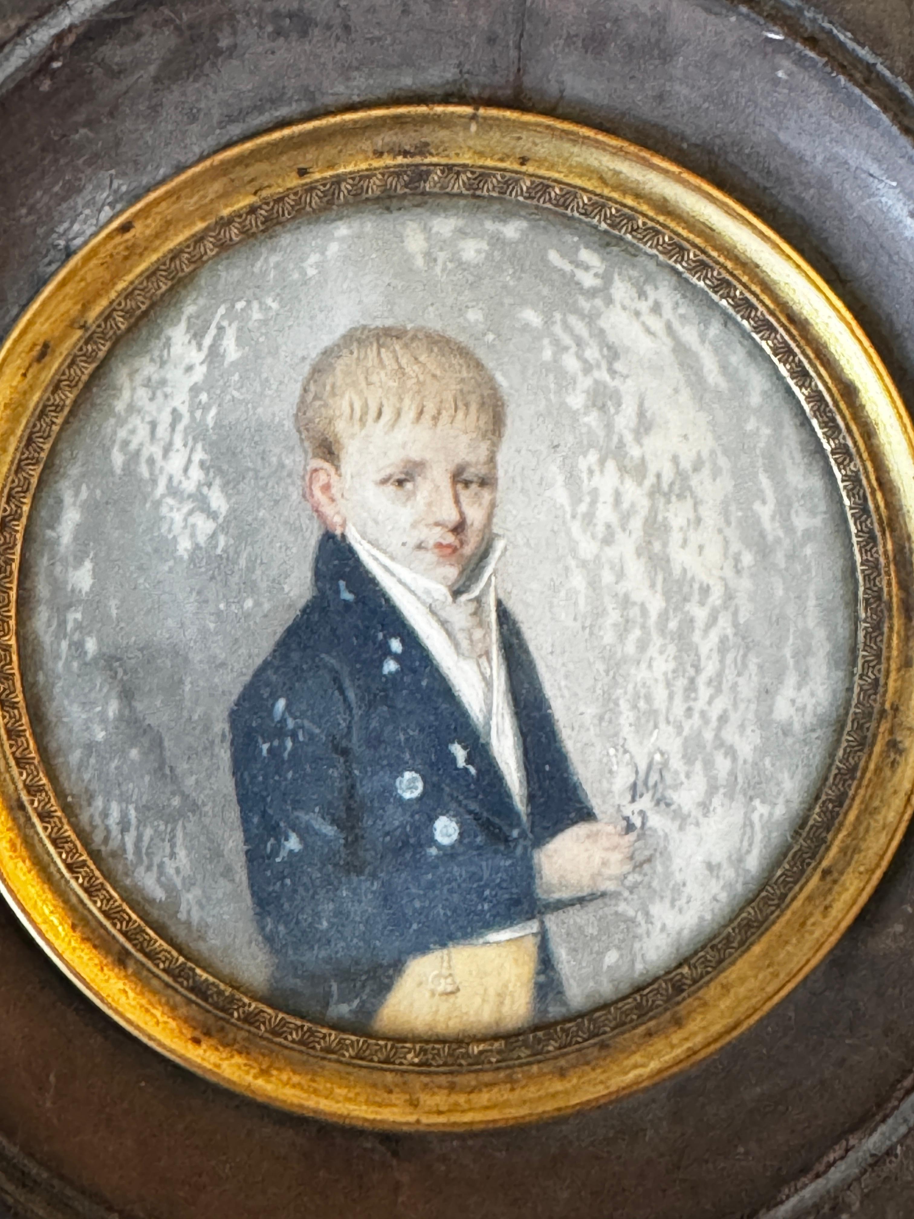 Miniature de portrait du 19e siècle, jeune homme en manteau bleu - Painting de Unknown