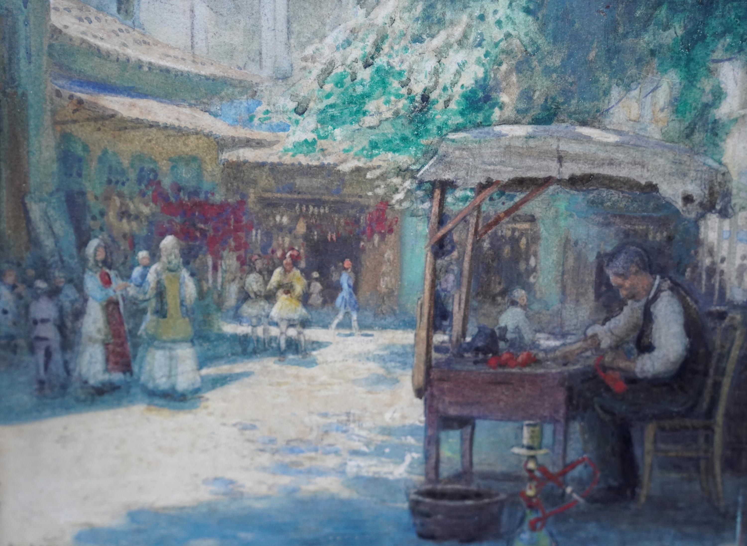 Cette charmante aquarelle impressionniste française a été peinte en 1914 et est indistinctement signée. La composition est une scène de marché avec divers étals sous des arbres. La mise en couleur est magnifique et l'œuvre est présentée dans un