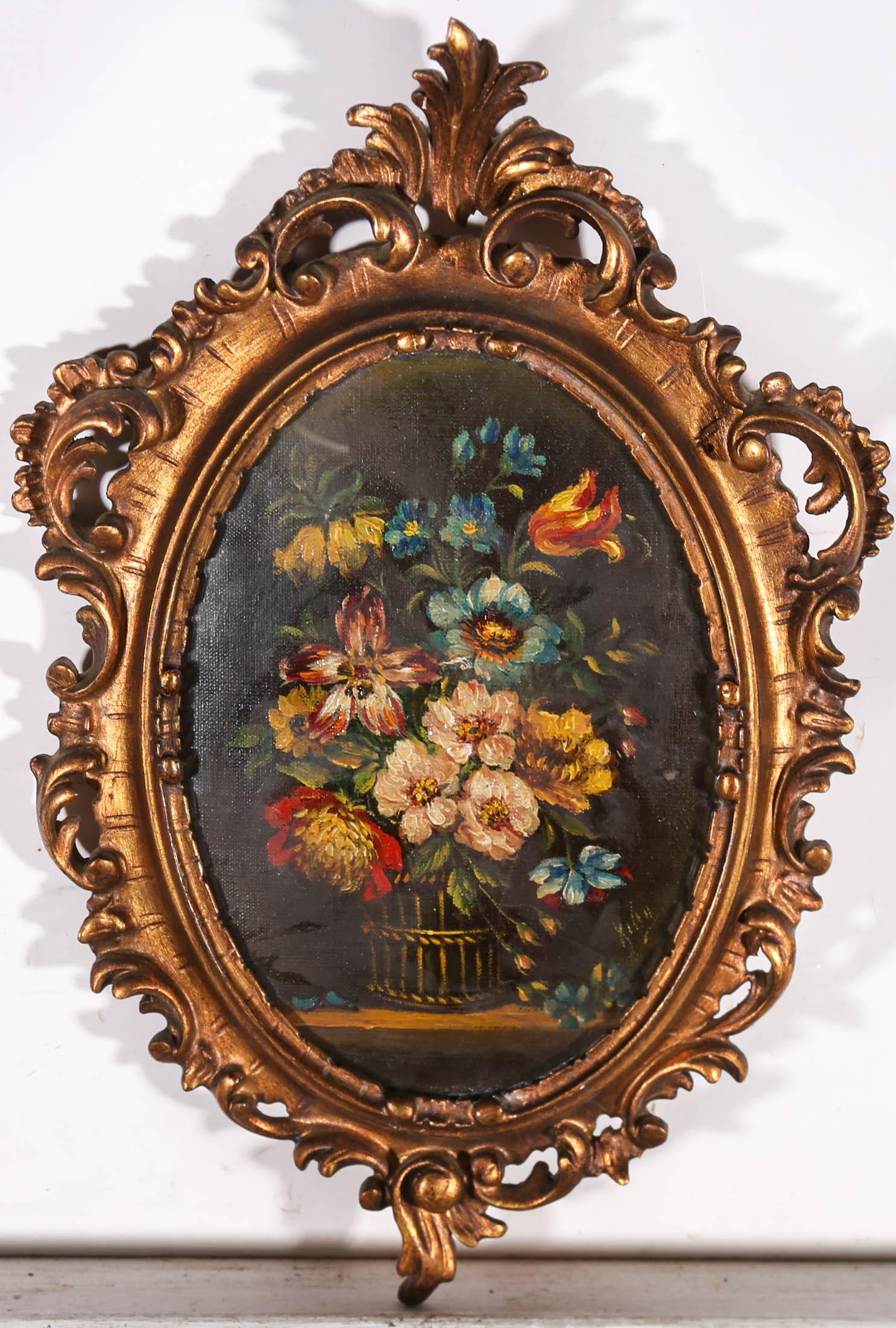 Unknown Still-Life Painting – Ein Paar Ölgemälde der italienischen Schule des 20. Jahrhunderts – Stilllebenstudien mit Blumenmuster