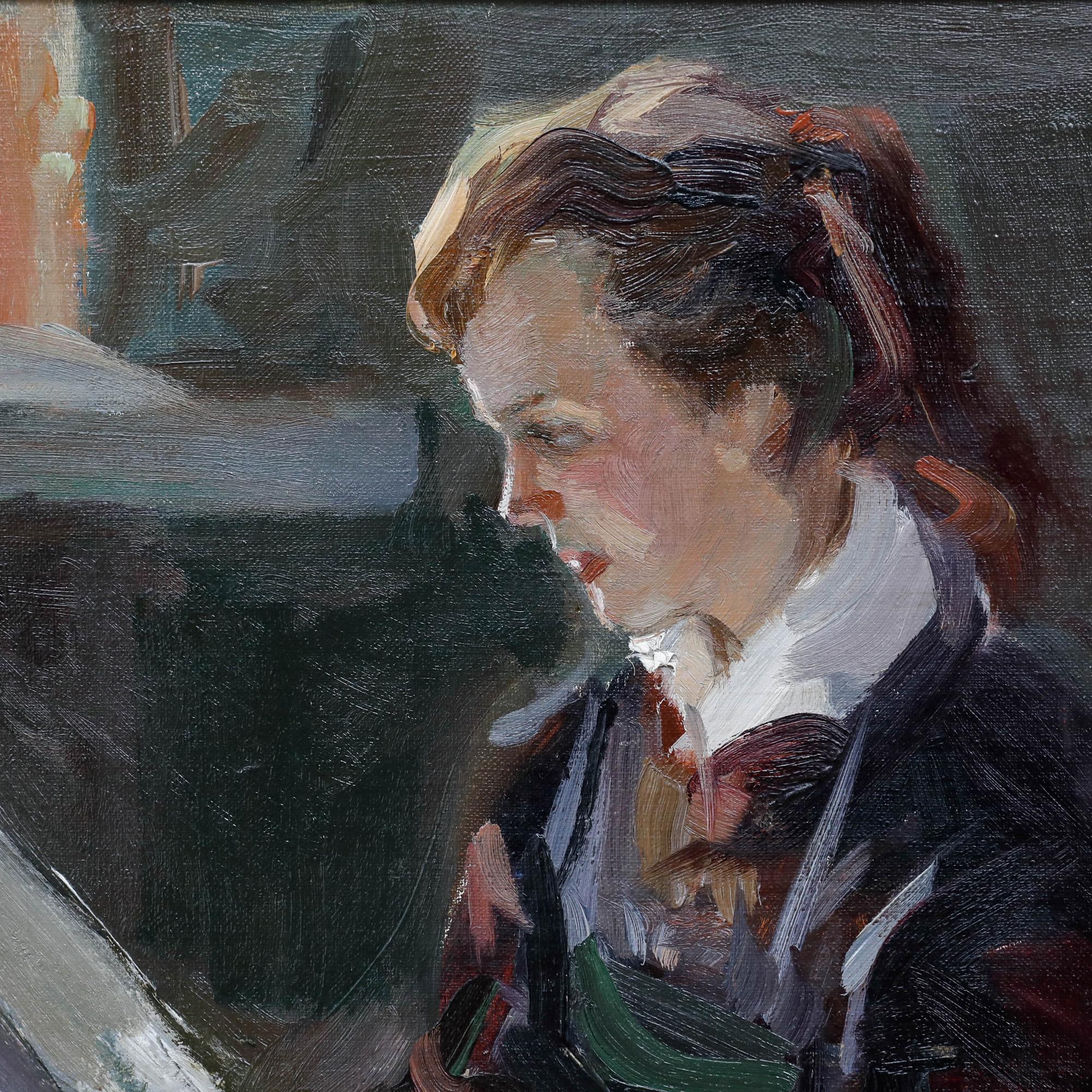 Questo ritratto intimo cattura una donna assorta nella lettura, seduta in uno spazio interno poco illuminato. L'abile uso della luce e dell'ombra da parte dell'artista crea un senso di tranquilla contemplazione, attirando l'attenzione dello