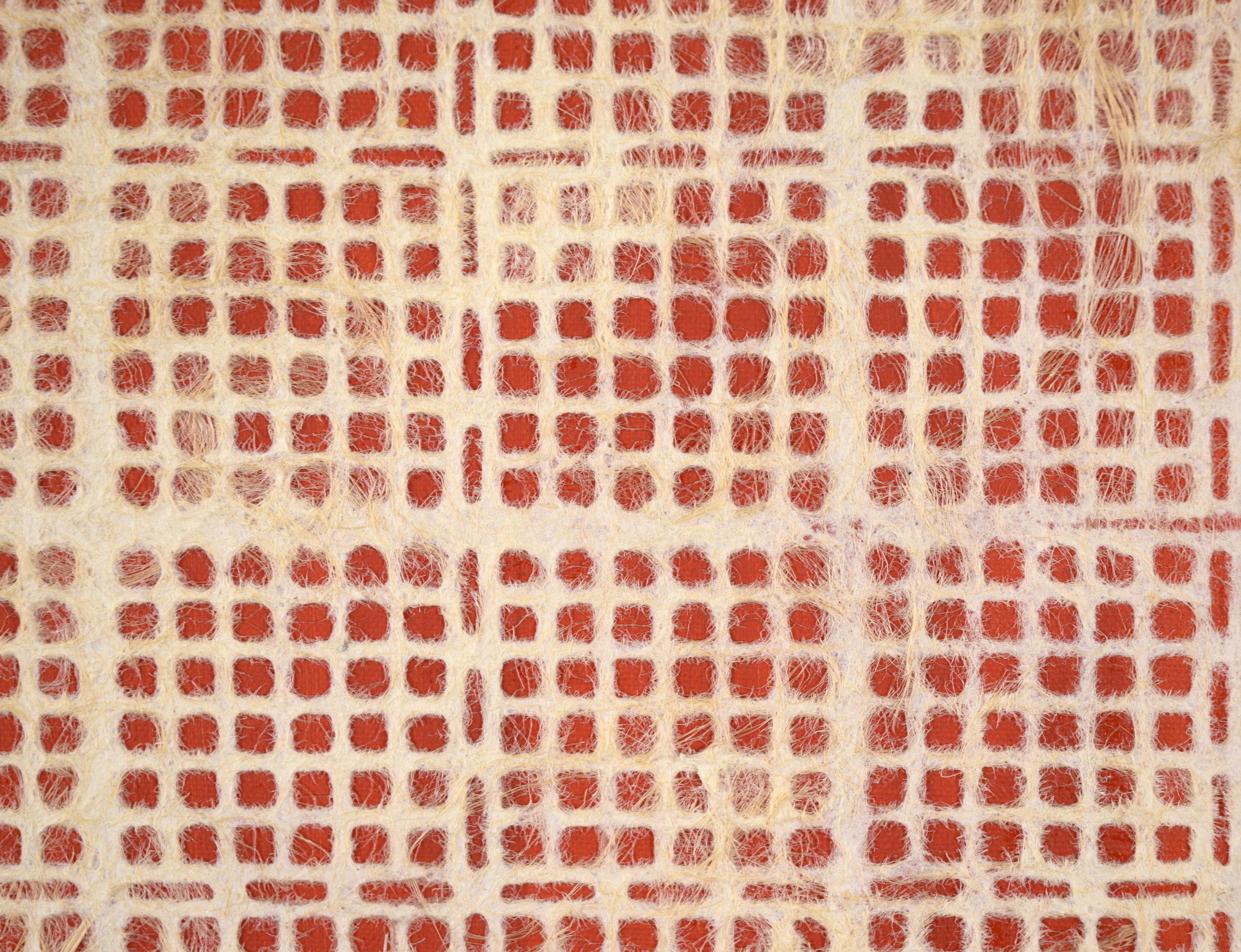 Composition géométrique abstraite avec papier, fibres et acrylique sur toile (rouge) - Géométrique abstrait Painting par Unknown