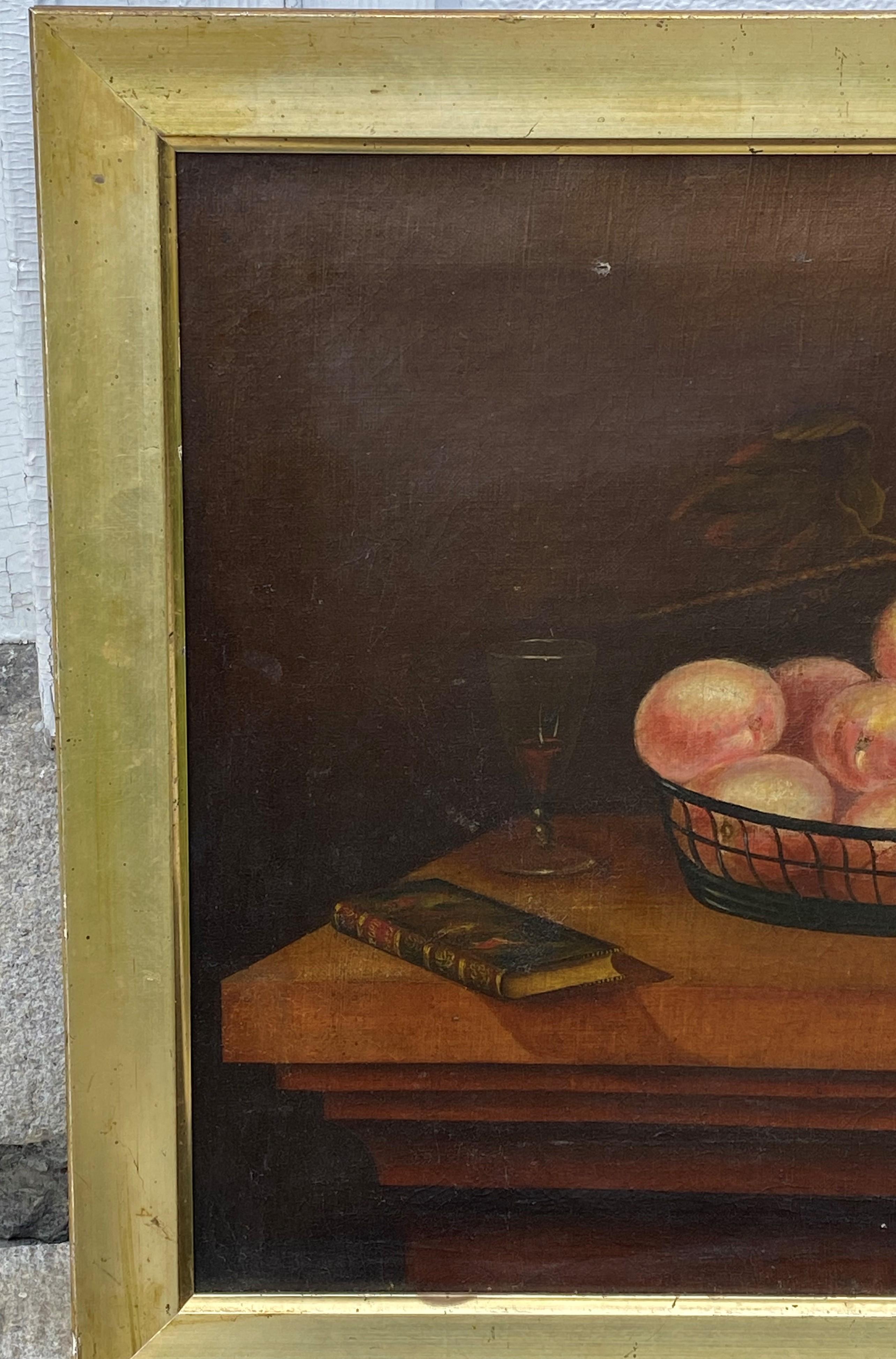 Americana Stilleben von Tisch taop Stilleben mit Obst.  Ein wenig folkig, aber schön.  Öl auf Leinwand, 19. Jh. Rahmen möglicherweise original und in Neuengland gefunden.