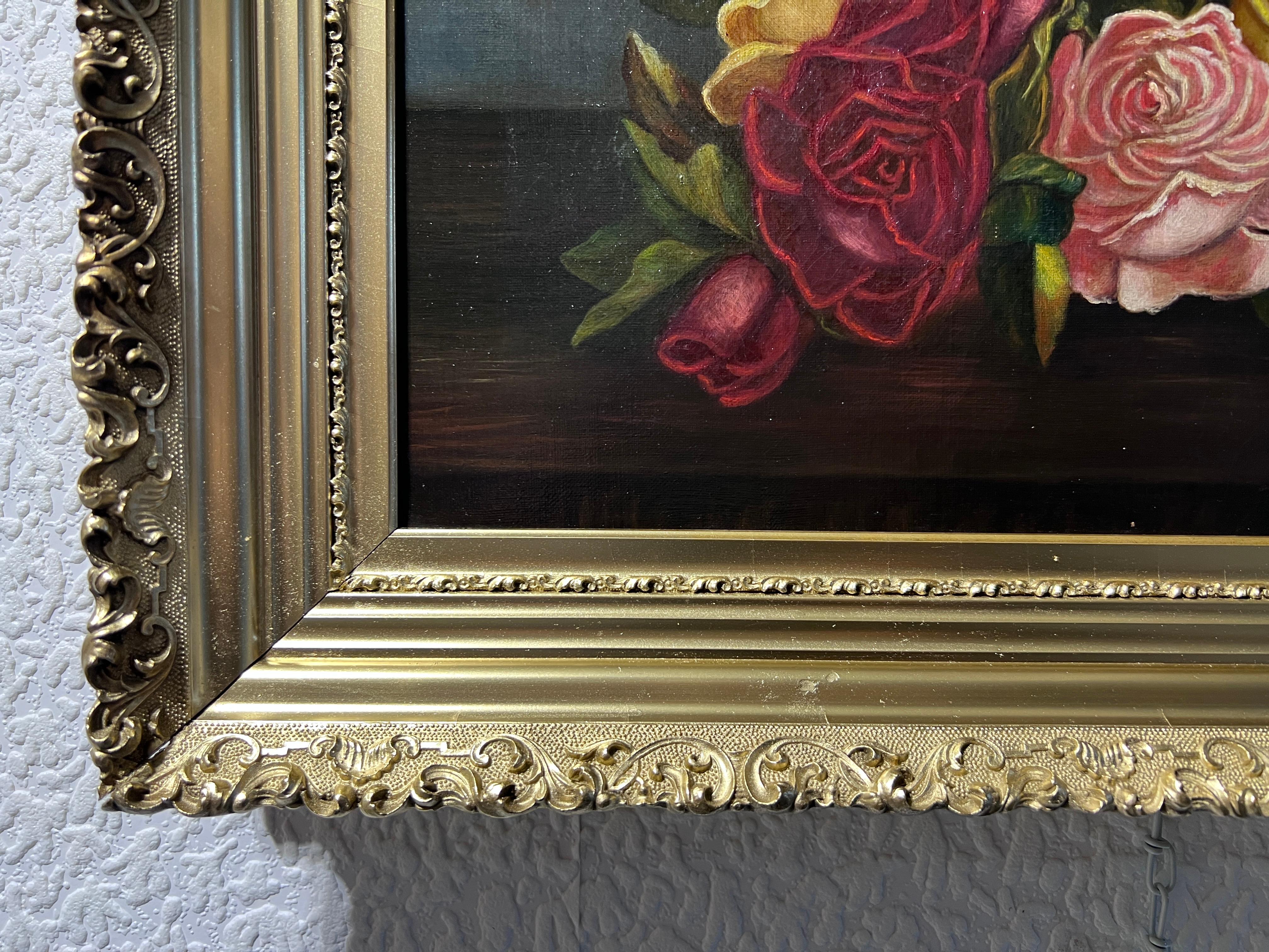 This is an original antique Still Life oil painting on canvas depicting a bouquet of a multicolor rose.

Presented in a period ornate gold frame.

Good condition.

No visible signatures.

Please see the photos, they are part of the description.