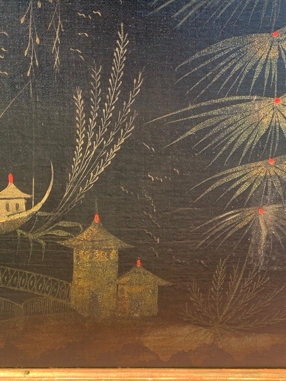 Peintre chinois (XVIIIe siècle) - Scène orientale avec pagode.

54,5 x 72,5 cm sans cadre, 73 x 82 cm avec cadre.

Huile sur toile, dans un cadre en bois.

État des lieux : Toile doublée. La surface peinte est en bon état, avec des signes de