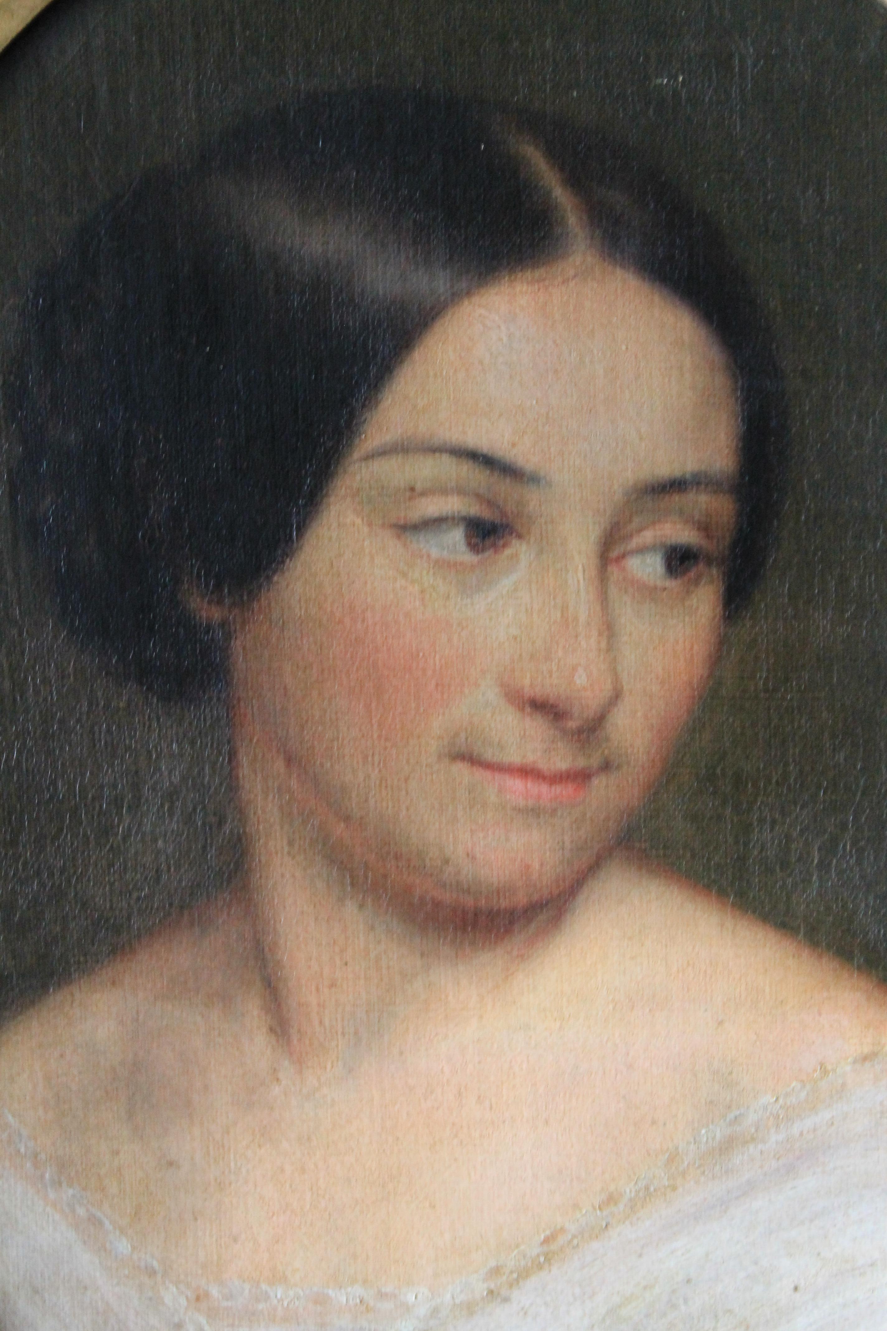 Portrait Painting Unknown - Portrait ancien à l'huile d'une femme dans un cadre ovale, portrait du 19ème siècle.