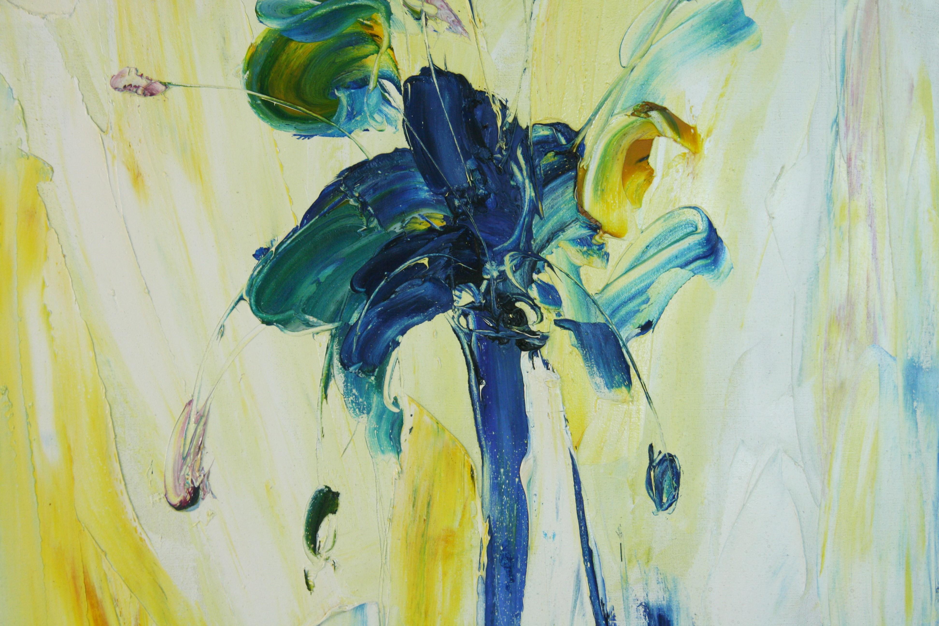 Blaues expressionistisches Blumenarrangement im Angebot 3