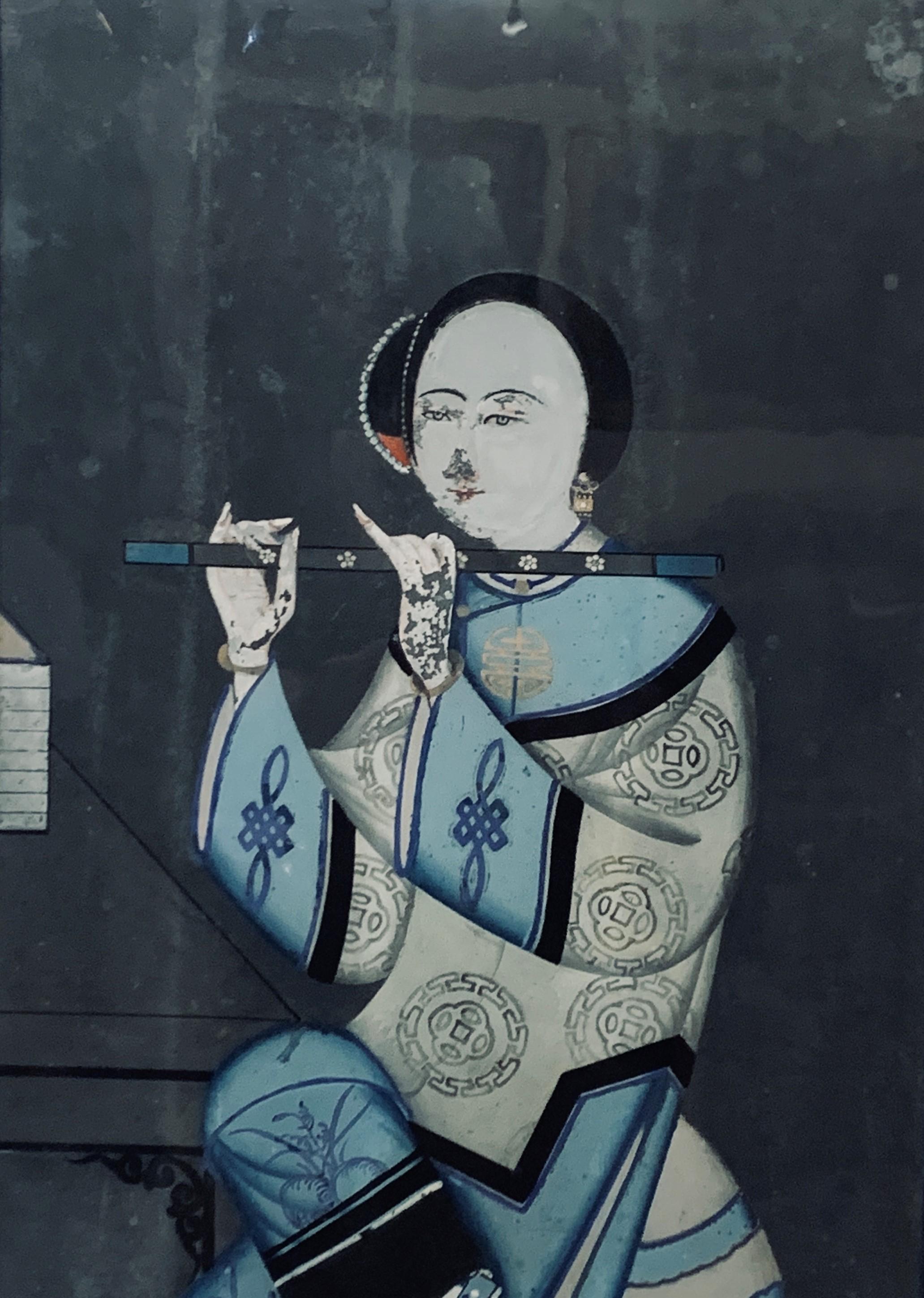 Chinesisches Export-Reverse-Gemälde auf Glas von einer Flöte spielenden Frau, Ende des 19. Jahrhunderts – Painting von Unknown