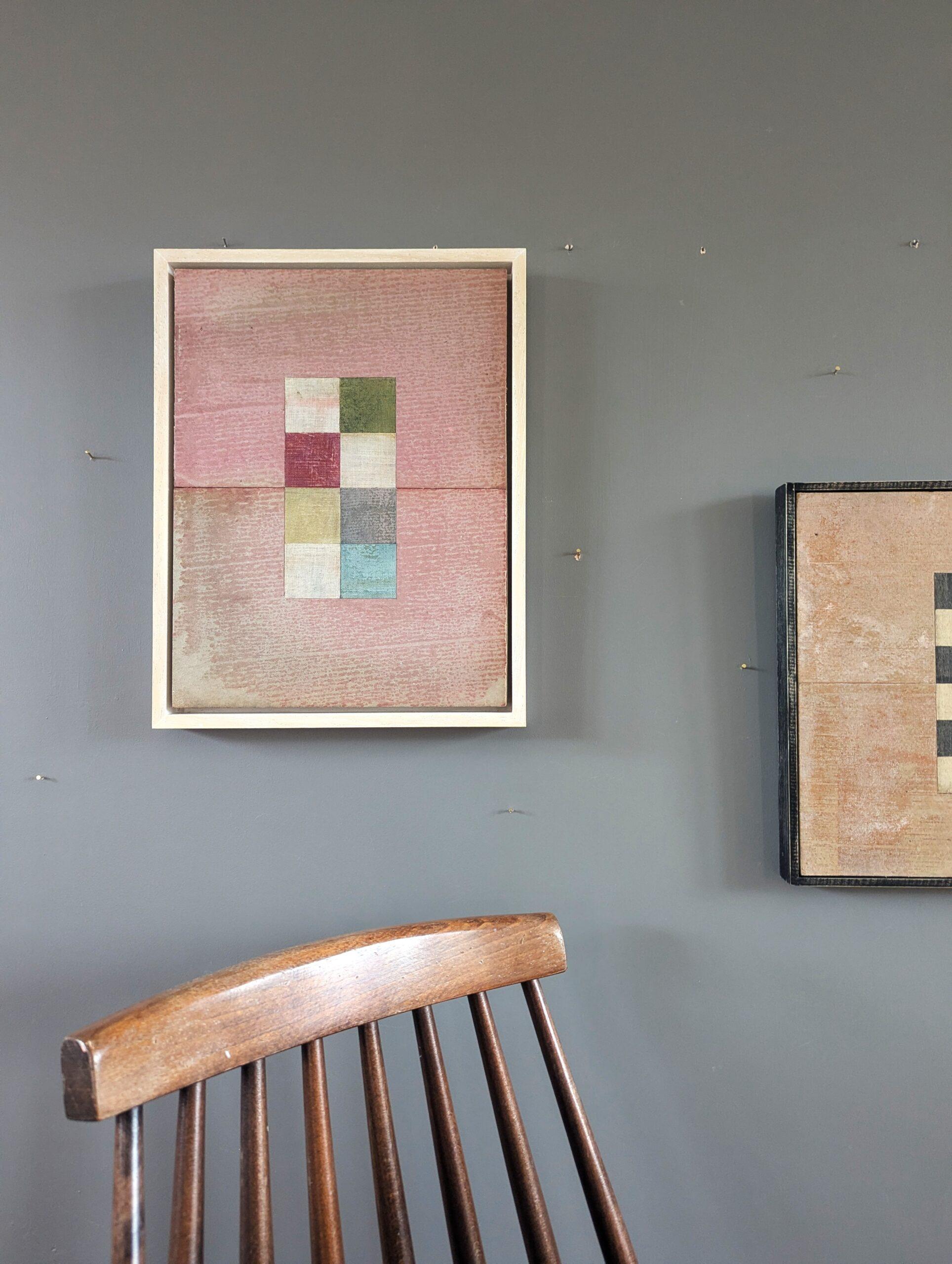 Pittura originale contemporanea a tecnica mista - Collage astratto geometrico in rosa - Abstract Painting Beige di Unknown