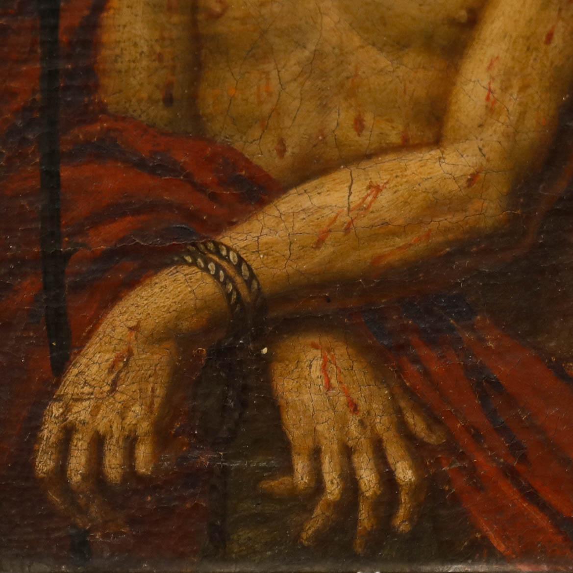 Un ritratto a mezza lunghezza di Cristo finemente dipinto e simbolico del XVIII secolo che indossa una corona di spine intrecciata. Un giunco a sinistra simboleggia la fiducia e la fede nella Bibbia, mentre la sua corda rossa illustra la profezia
