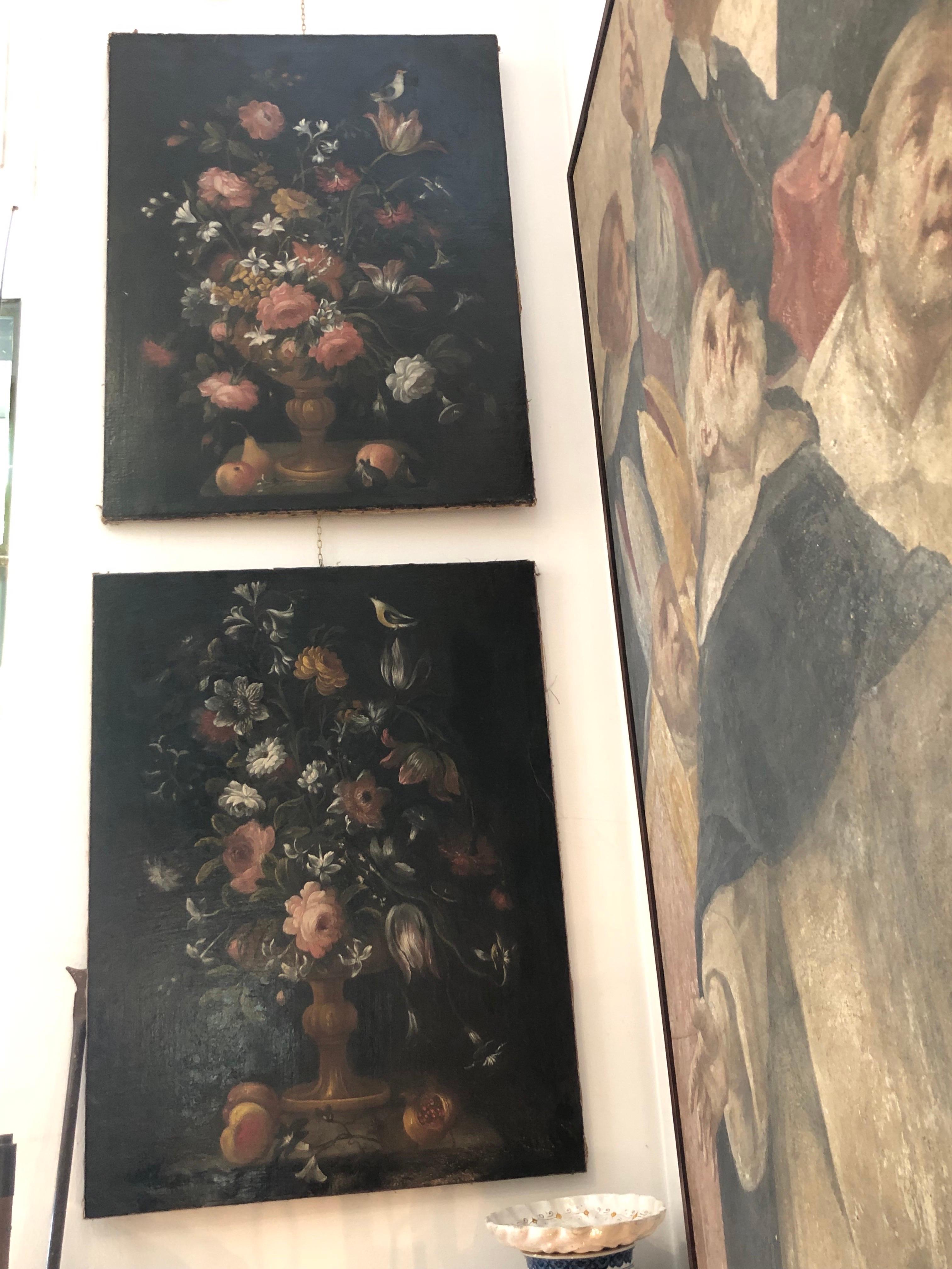 Coppia di Nature Morte di Fiori Frutta e Uccelli Scuola Italiana XVII Secolo in vendita 7