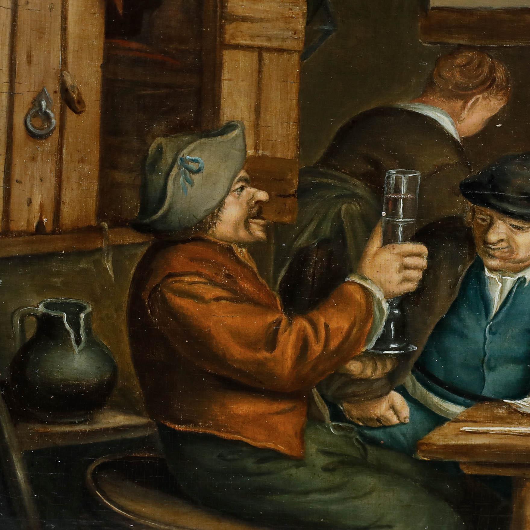Eine charmante holländische Tavernenszene mit zwei Freunden an einem Tisch. Der Herr auf der linken Seite balanciert gekonnt einen Stapel Gläser in seinen Händen, während sein Begleiter amüsiert zuschaut. Nicht signiert. Gut präsentiert in einem