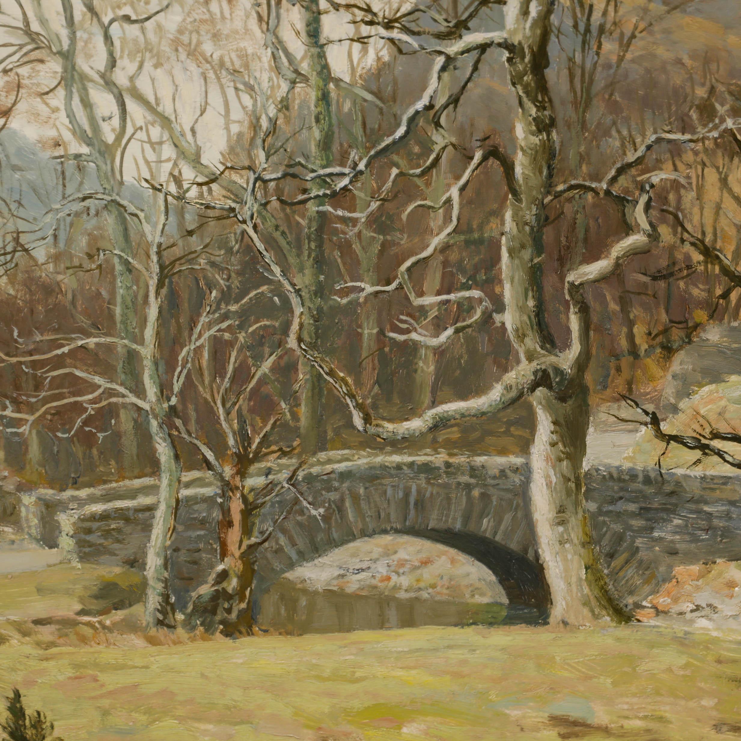 Un beau paysage à l'huile de l'artiste britannique E.C. Clark (né en 1900) représentant l'ancien Shepherd's Bridge à Coniston, en contrebas de l'Ivy Crag en Cumbrie. Le tableau est bien présenté dans un grand cadre à effet doré avec des baguettes et