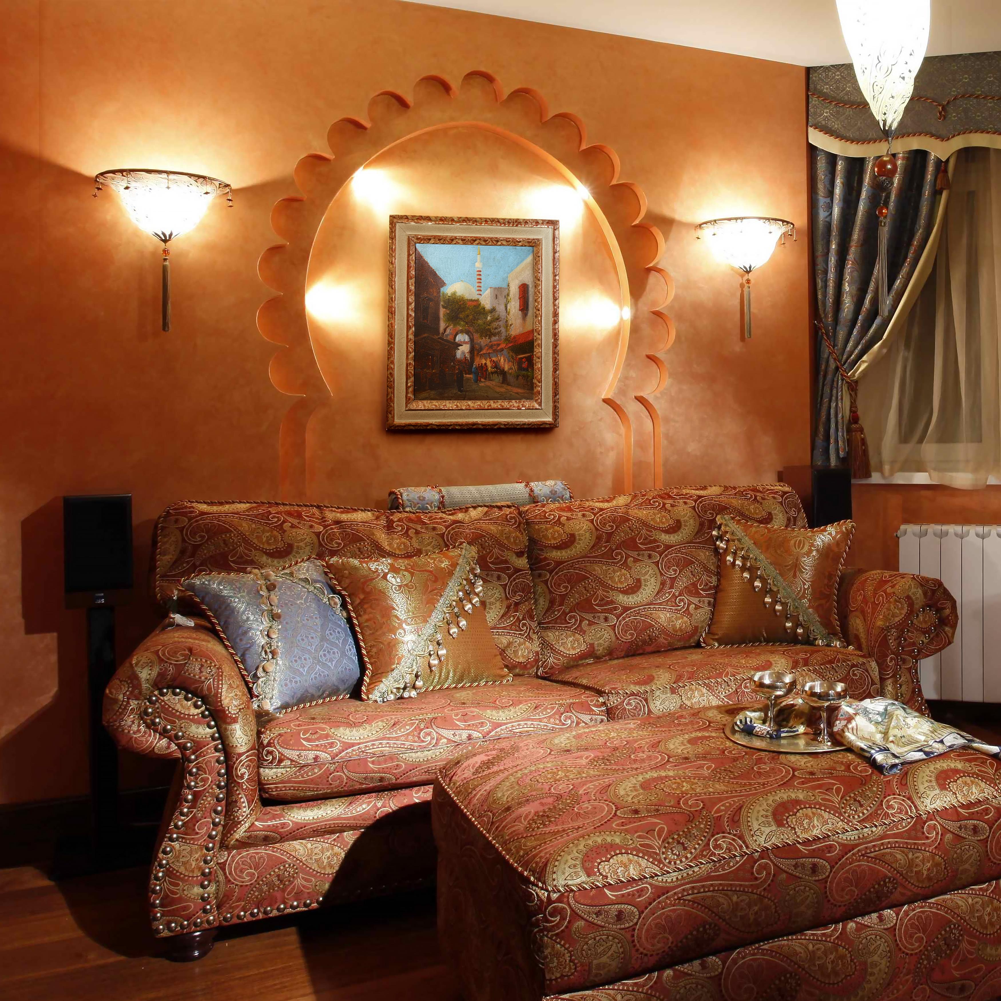 Early 1900s French Orientalist Oil Painting North African Bazaar Scene Framed For Sale 7