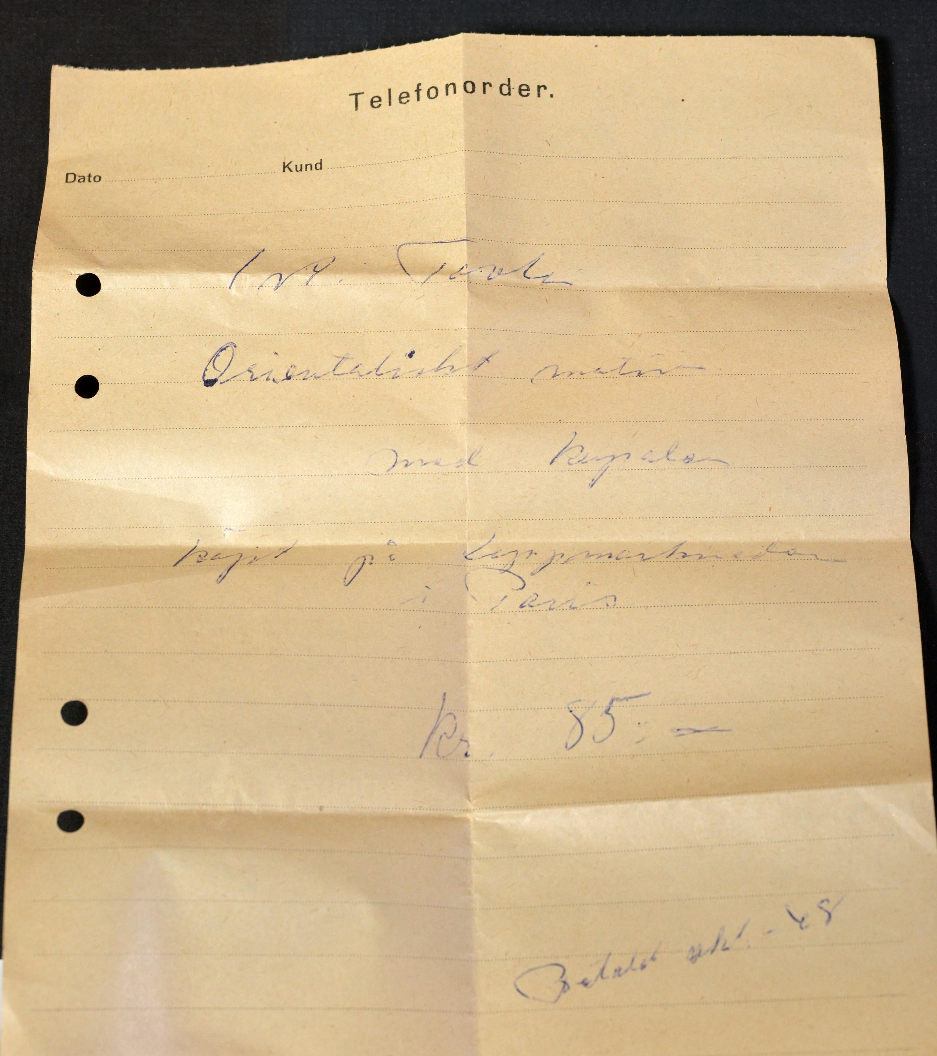 Early 1900s French Orientalist Oil Painting North African Bazaar Scene Framed For Sale 6