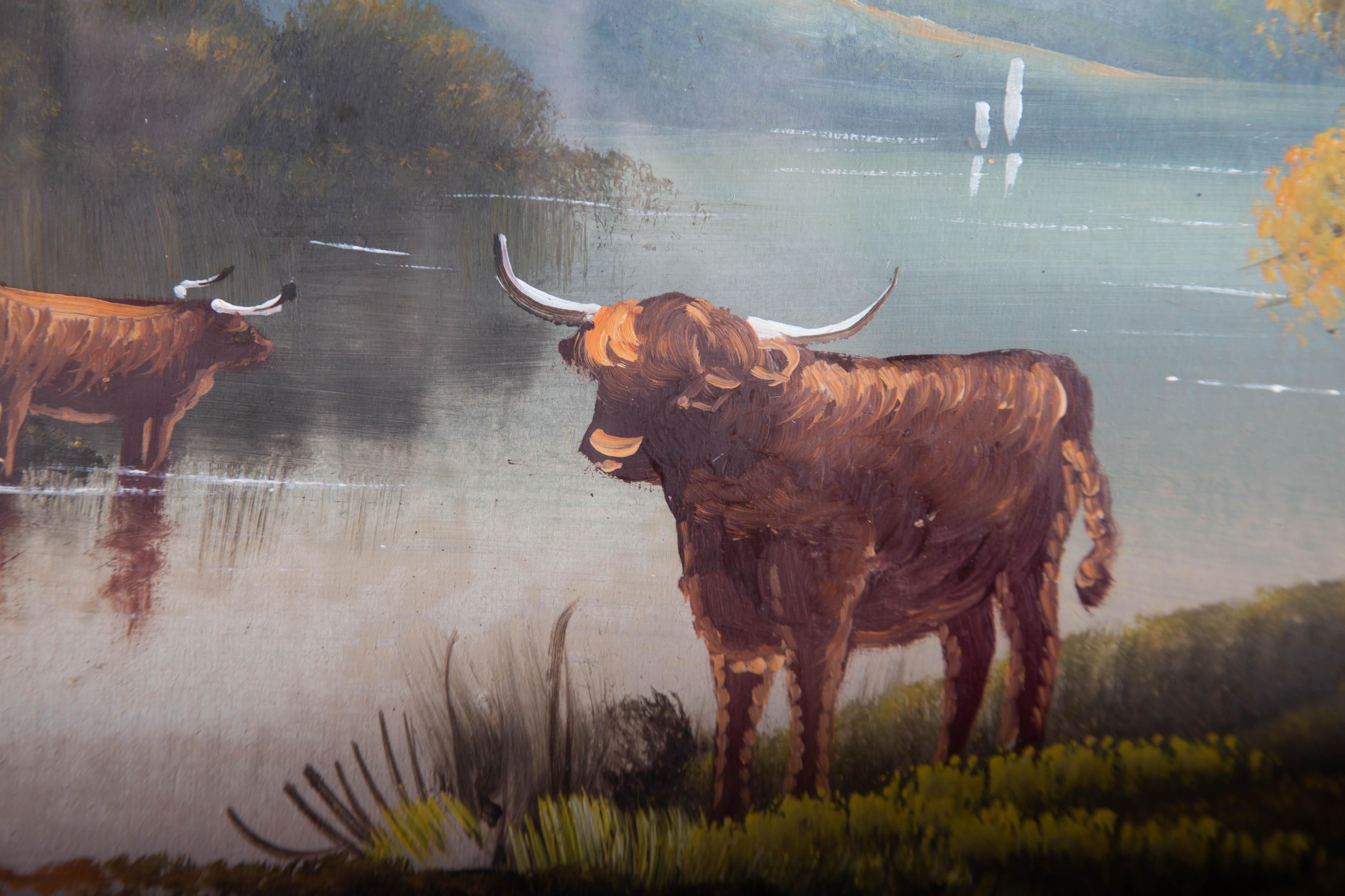 Huile du début du XXe siècle - Vaches des Highlands au lac en vente 1