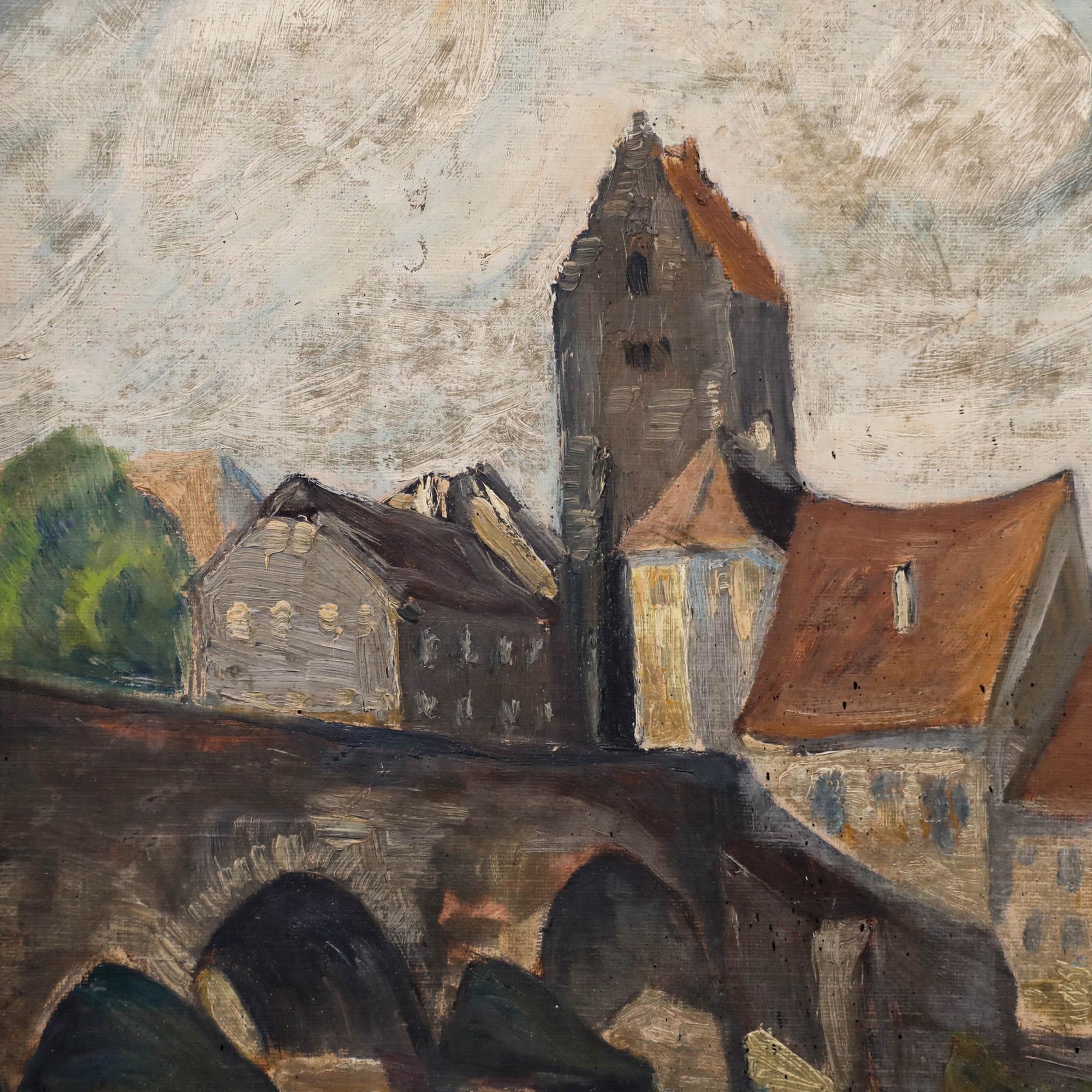 Eine charmante kontinentale Szene aus dem frühen 20. Jahrhundert, die eine mittelalterliche Steinbrücke über einen Fluss zeigt, hinter der sich Häuser mit Terrakotta-Ziegeln befinden. Undeutlich rechts unten signiert, möglicherweise 