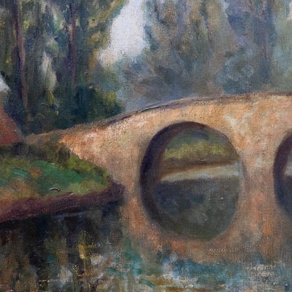 Eine charmante Ölstudie, die ein reetgedecktes Häuschen am Flussufer vor einer Steinbrücke zeigt. Nicht signiert. Auf Leinwand.
