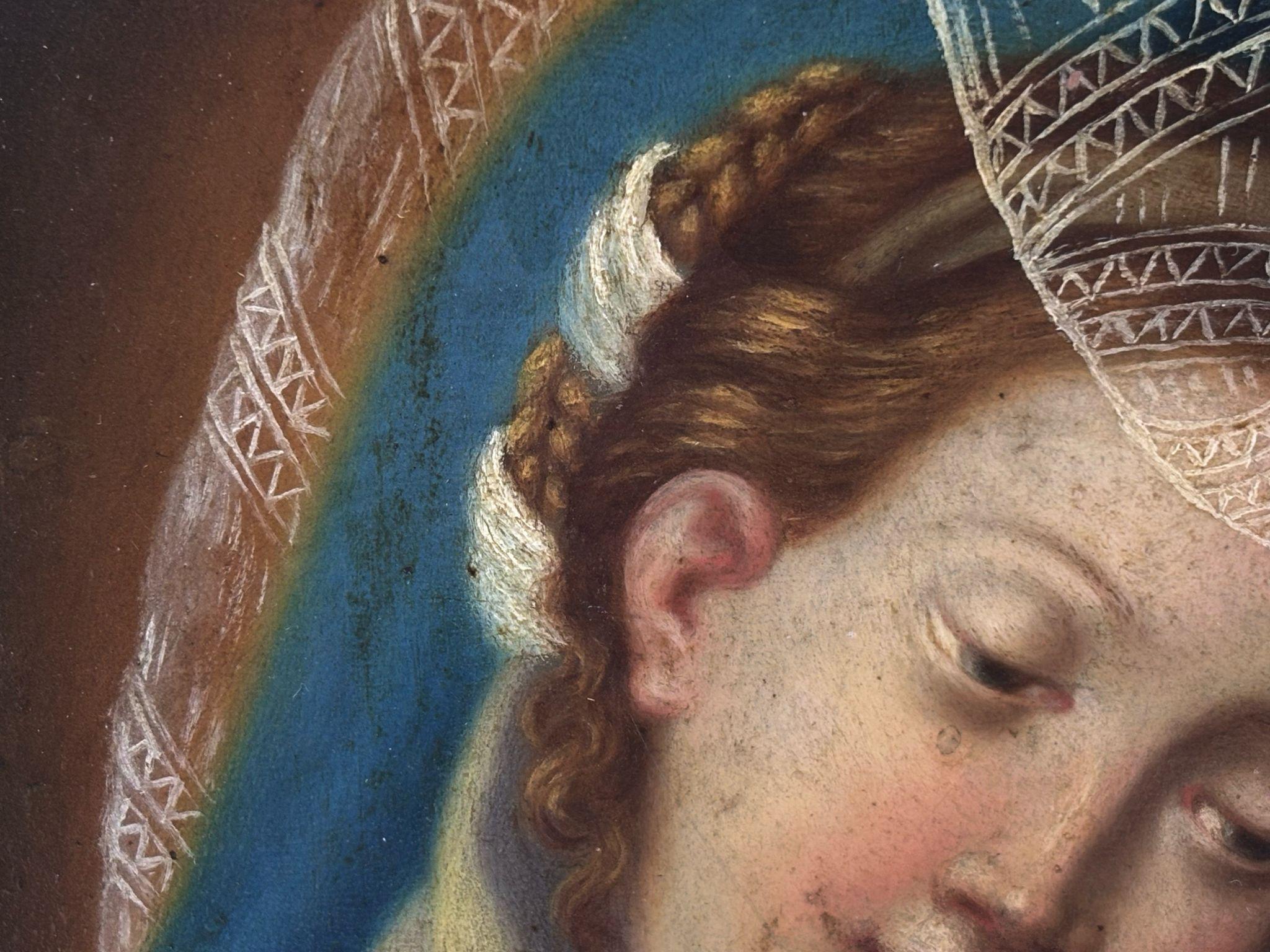 Finísimo óleo sobre cobre de la Virgen con el Niño, de mediados del siglo XVIII.

Seguramente es Escuela Flamenca, gran calidad, va con un marco de madera y estuco dorado del siglo XIX, tiene algunas faltas, al cobre le haría falta una limpieza y