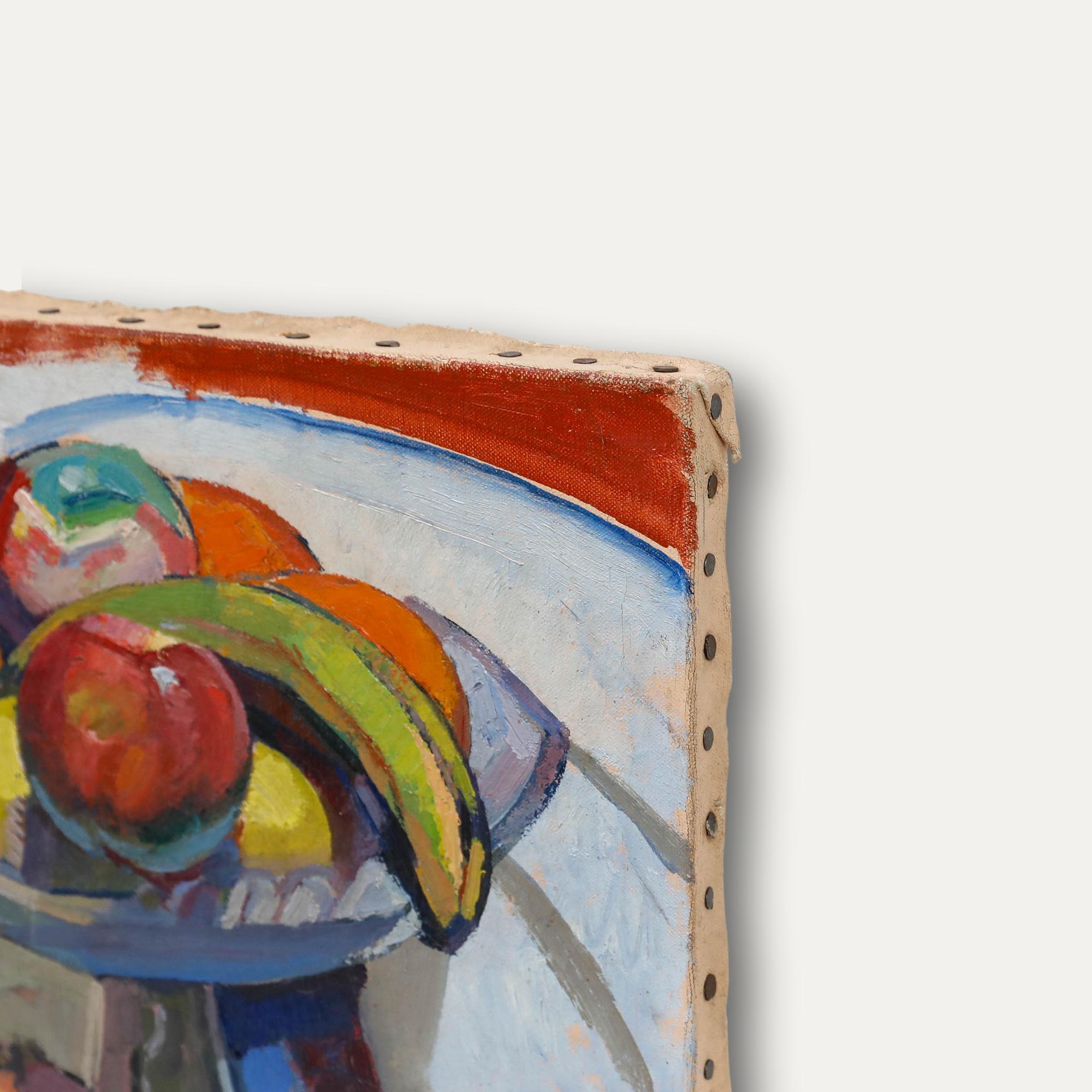 Dieses lebendige Stillleben ist ein Beispiel für die kühnen Merkmale des frühen Fauvismus mit seiner ausdrucksstarken Farbgebung und der lockeren, energischen Pinselführung. Die Komposition zeigt eine reichhaltige Schale mit Früchten - darunter