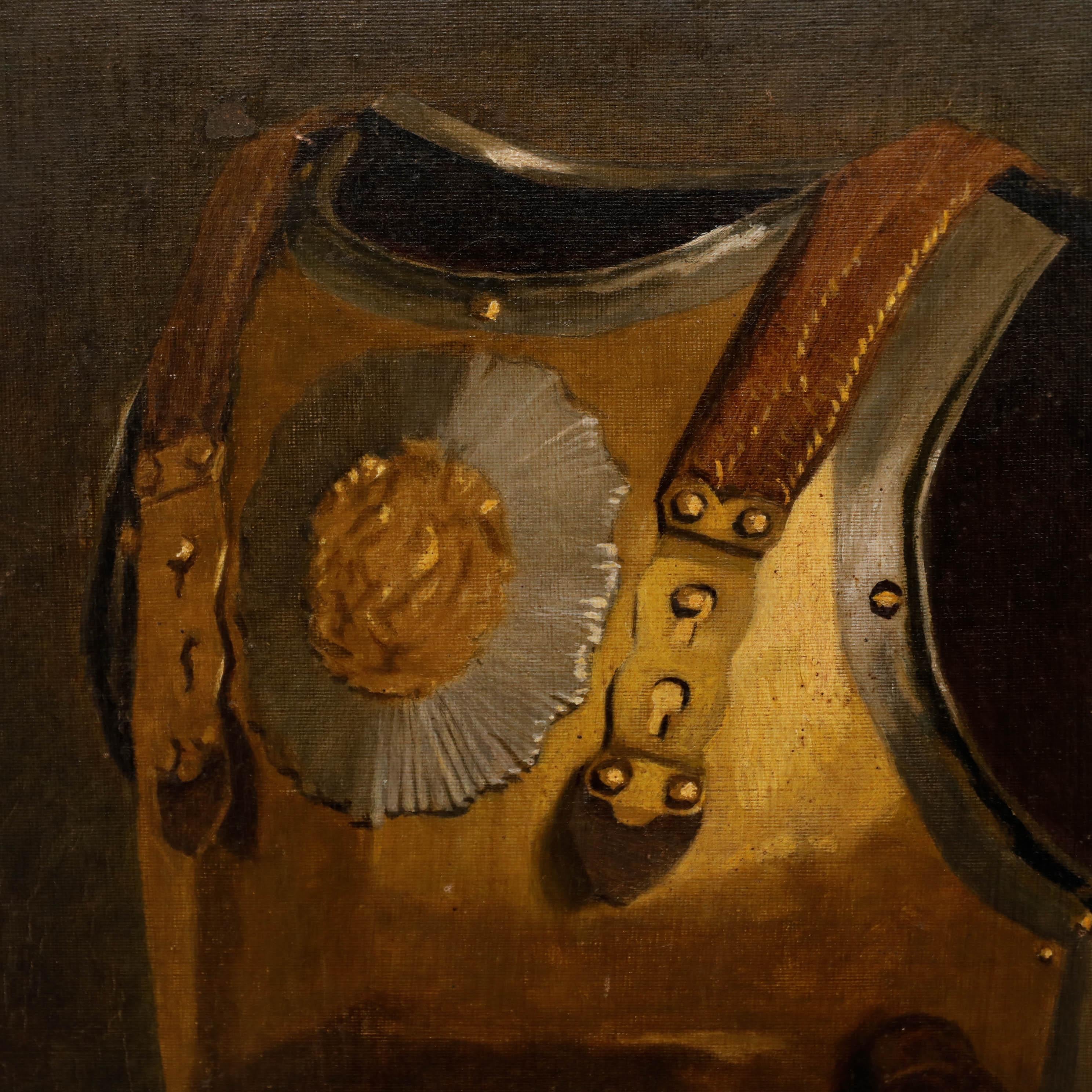 Magnifique nature morte du début du 20e siècle représentant une cuirasse blindée, un canon et une hache à manche court sur un bureau en bois. Non signée. Bien présenté dans un cadre en chêne massif avec des détails dorés. Sur panneau de toile. 