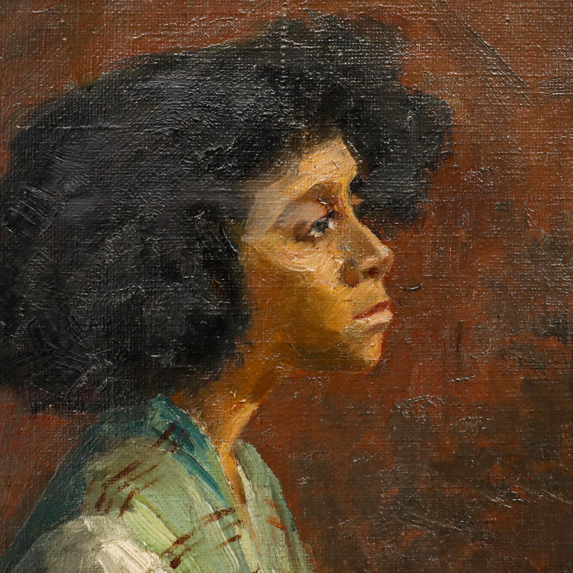Esta obra de arte representa a una mujer de perfil con expresión hosca, que sostiene una jarra de cerámica. Mira hacia la luz. El artista ha captado magistralmente cómo la iluminación se engancha en los pliegues de su camisa e ilumina suavemente su