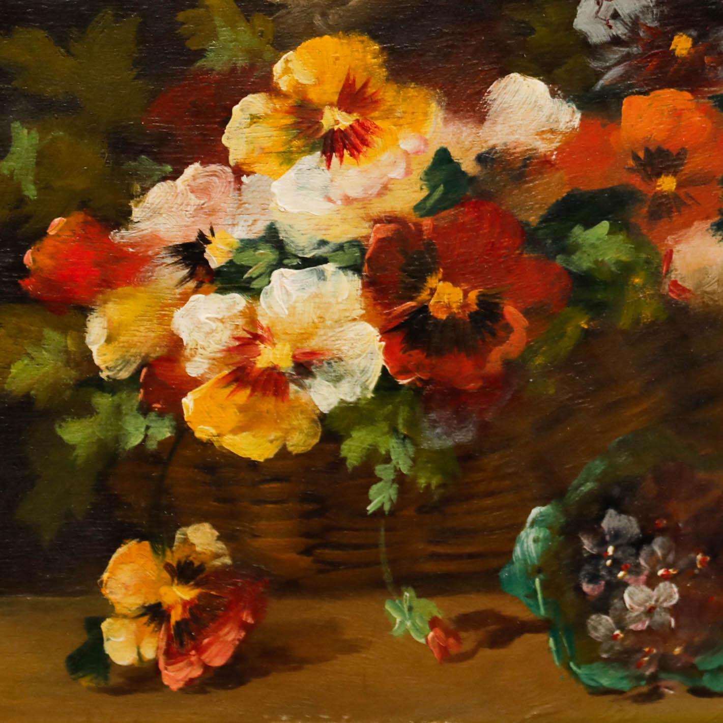 Une nature morte encadrée de façon décorative présentant une composition de pensées dans un charmant panier. La composition présente un mélange harmonieux de fleurs colorées sur un fond sombre, créant un contraste saisissant qui attire le regard. Le