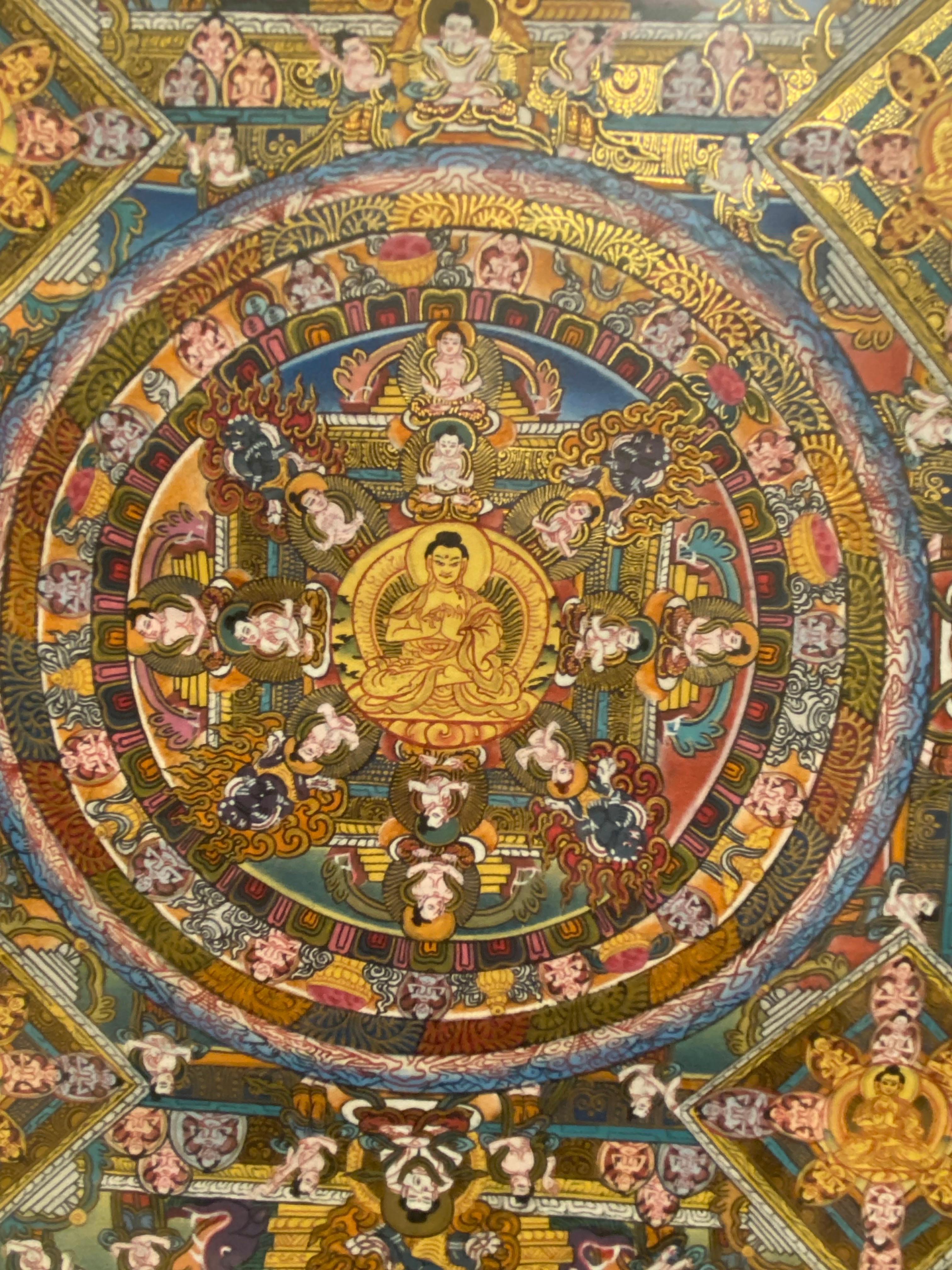 Mandala Thangka sobre lienzo pintado a mano y enmarcado con oro de 24 quilates en venta 8