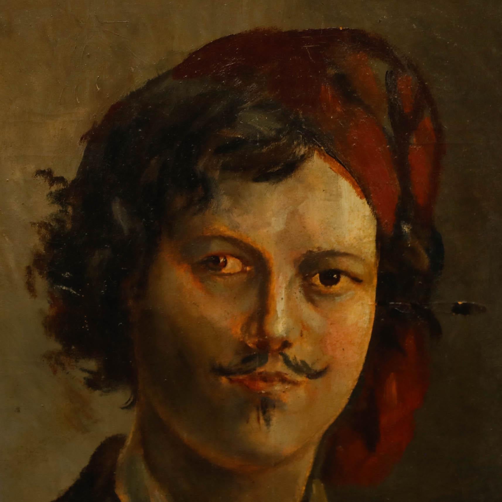 Ein charmantes Self-Portrait eines jungen französischen Malers mit roter Mütze und Pinsel. Nicht signiert. Gut präsentiert in einem bemalten Holzrahmen. Auf Papier, auf Karton aufgezogen.