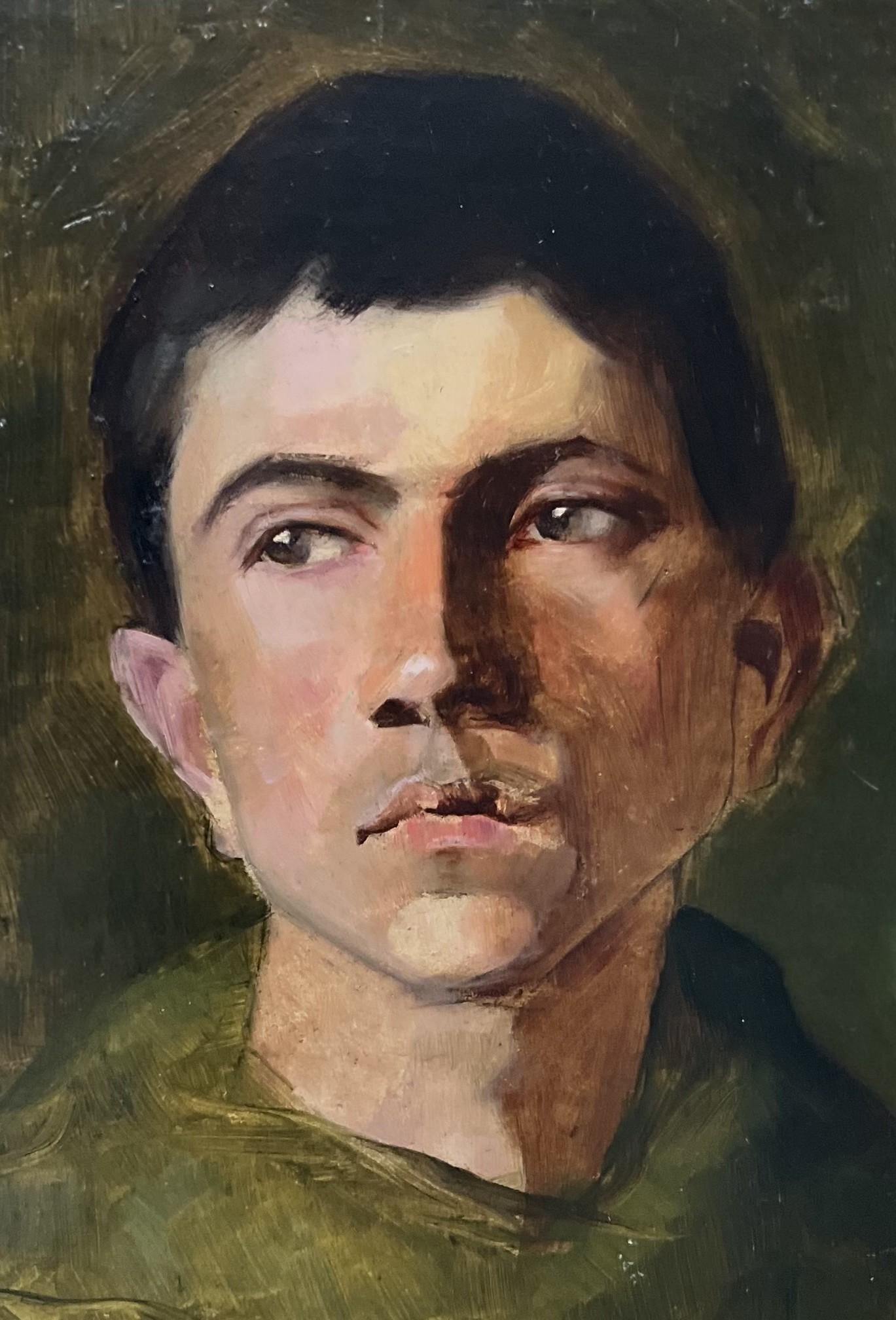 Ecole française 20e siècle, Portrait d'un jeune homme en vert, huile - Noir Figurative Painting par Unknown