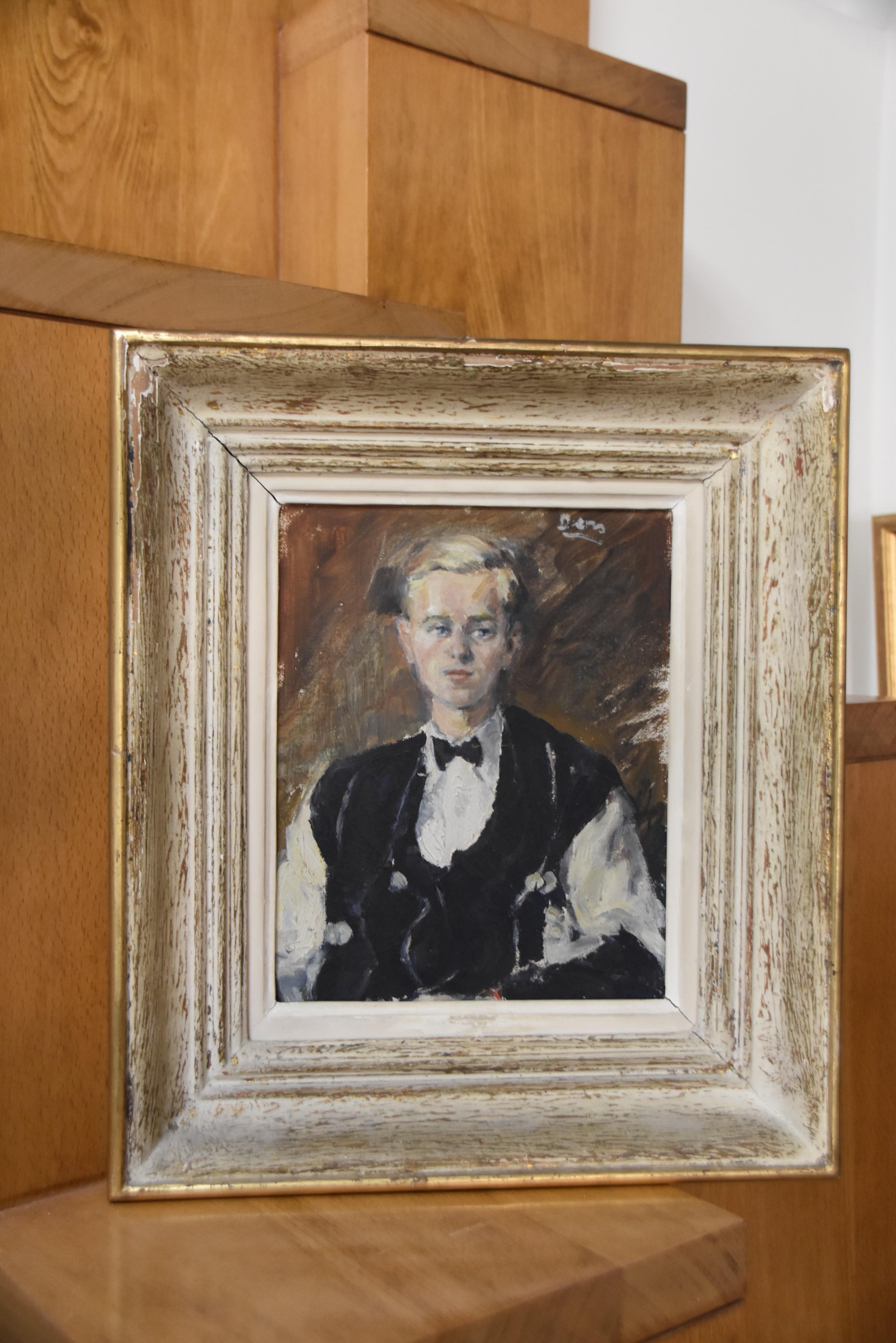 French school circa 1930
Portrait of a young man
Oil on cardboard panel
27 x 21.5 cm
Bears a signature (illegible) upper right
In its original frame : 42 x 36 cm, some damages to the frame (see  photographs please)