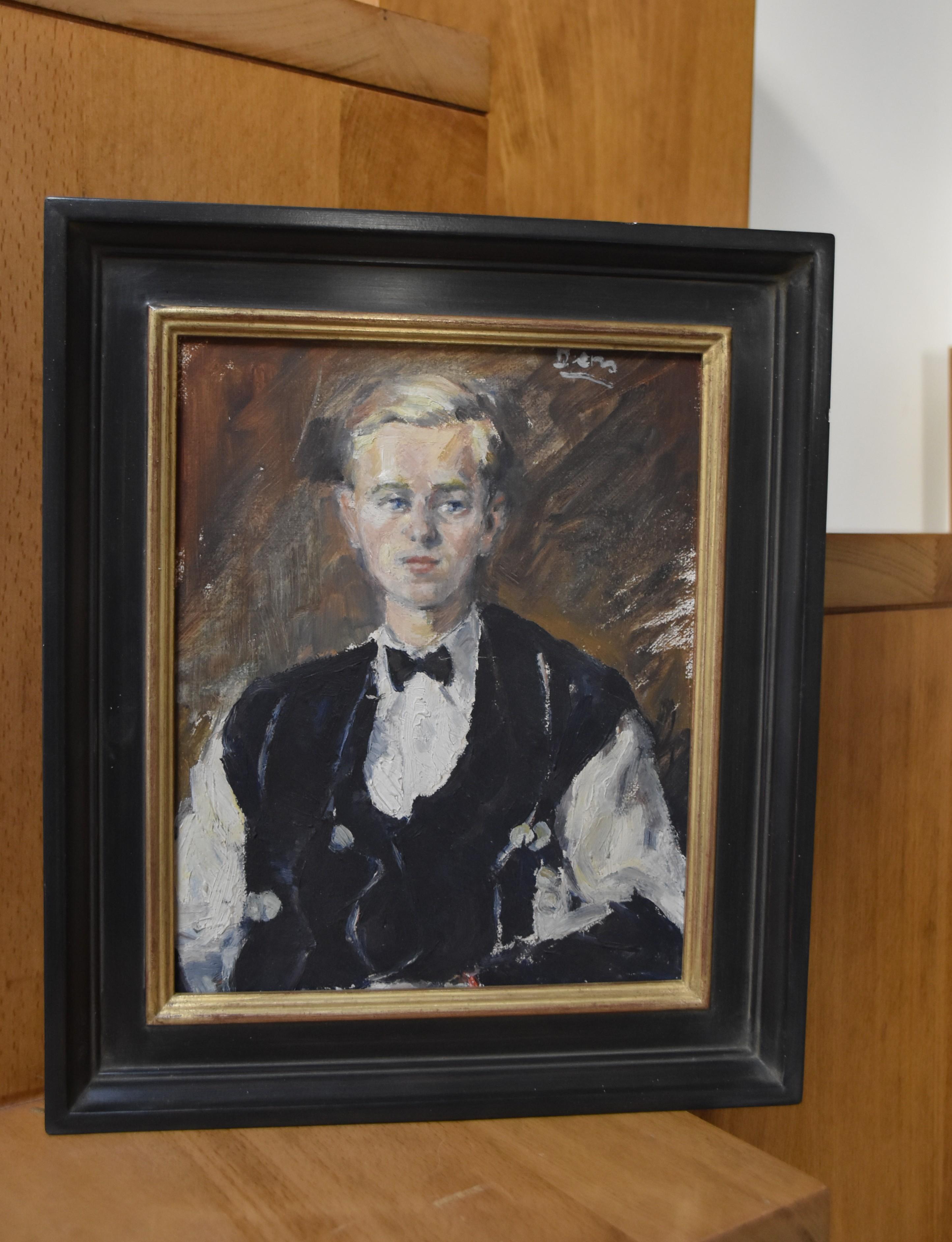 French school circa 1930, Portrait of a young man with blue eyes, oil   For Sale 4
