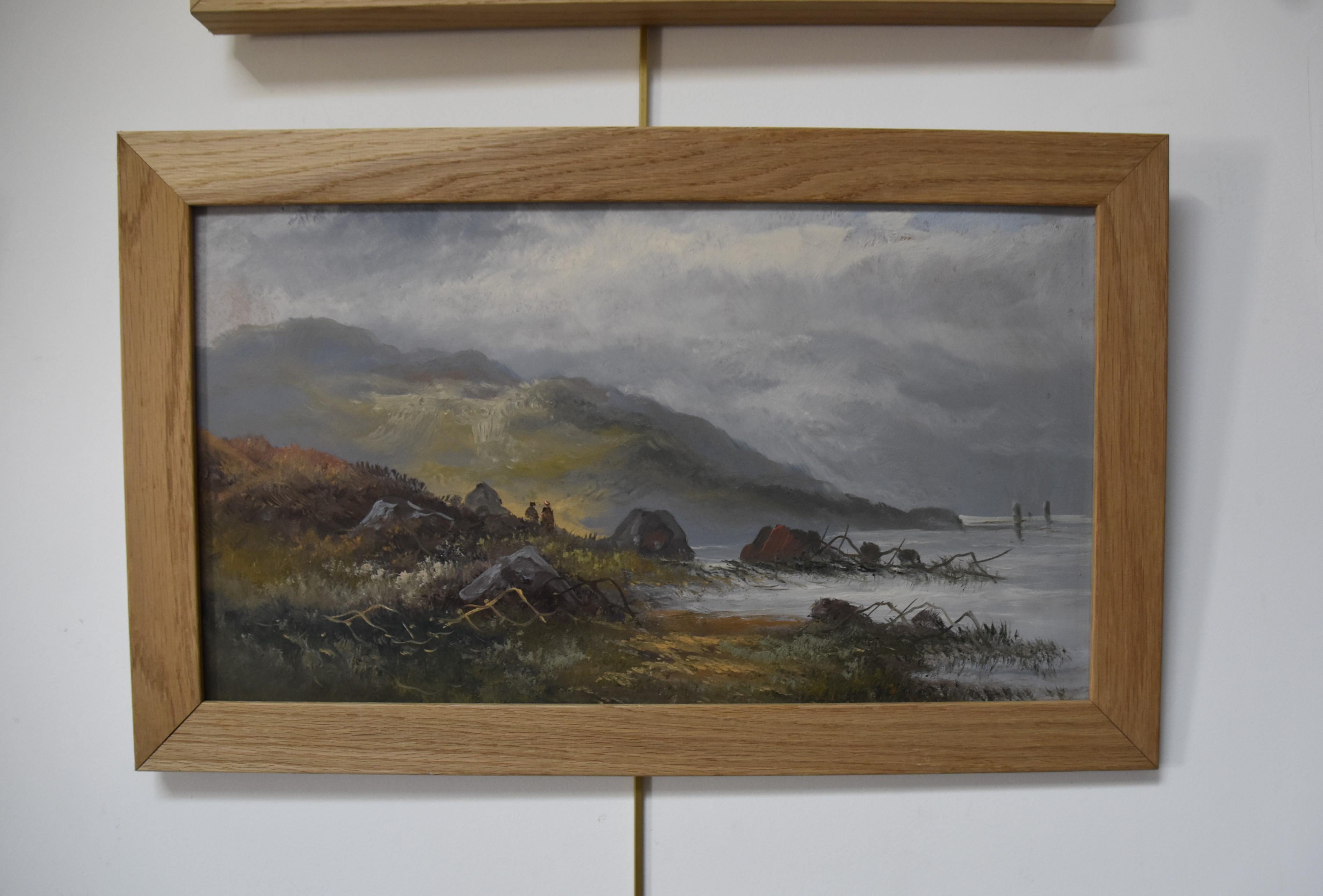 À la fin de l'école française du XIXe siècle, Une bord de mer avec deux personnages, huile sur papier en vente 1