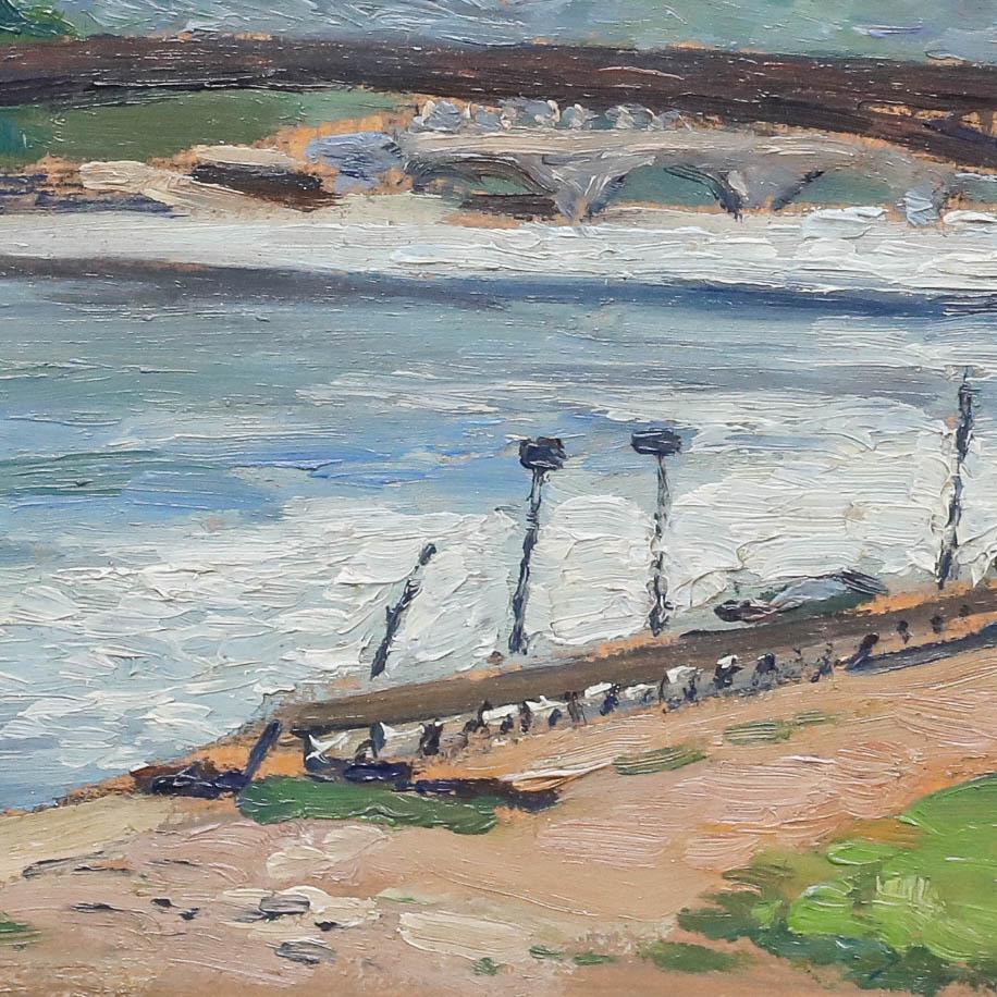 Eine wunderbare Studie über die Seine am Rande von Paris. Mit ausdrucksstarken Pinselstrichen und einem Hauch von Impasto, um den Fluss einzufangen. Wunderschön präsentiert in einem Rahmen mit Goldeffekt. Unterzeichnet und datiert. An Bord.