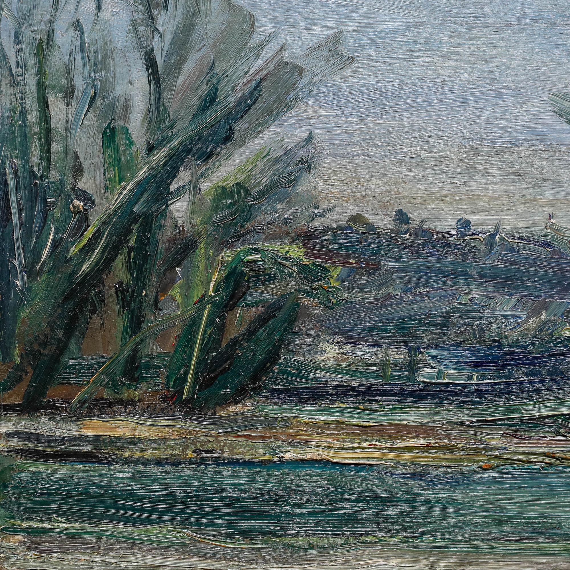 Cette peinture impressionniste de paysage capture une scène pastorale sereine avec de grands arbres d'hiver encadrant un champ ou une prairie ouverte sous un ciel doux et nuageux.

Signé en bas à gauche. Présenté dans un cadre doré avec un étui en