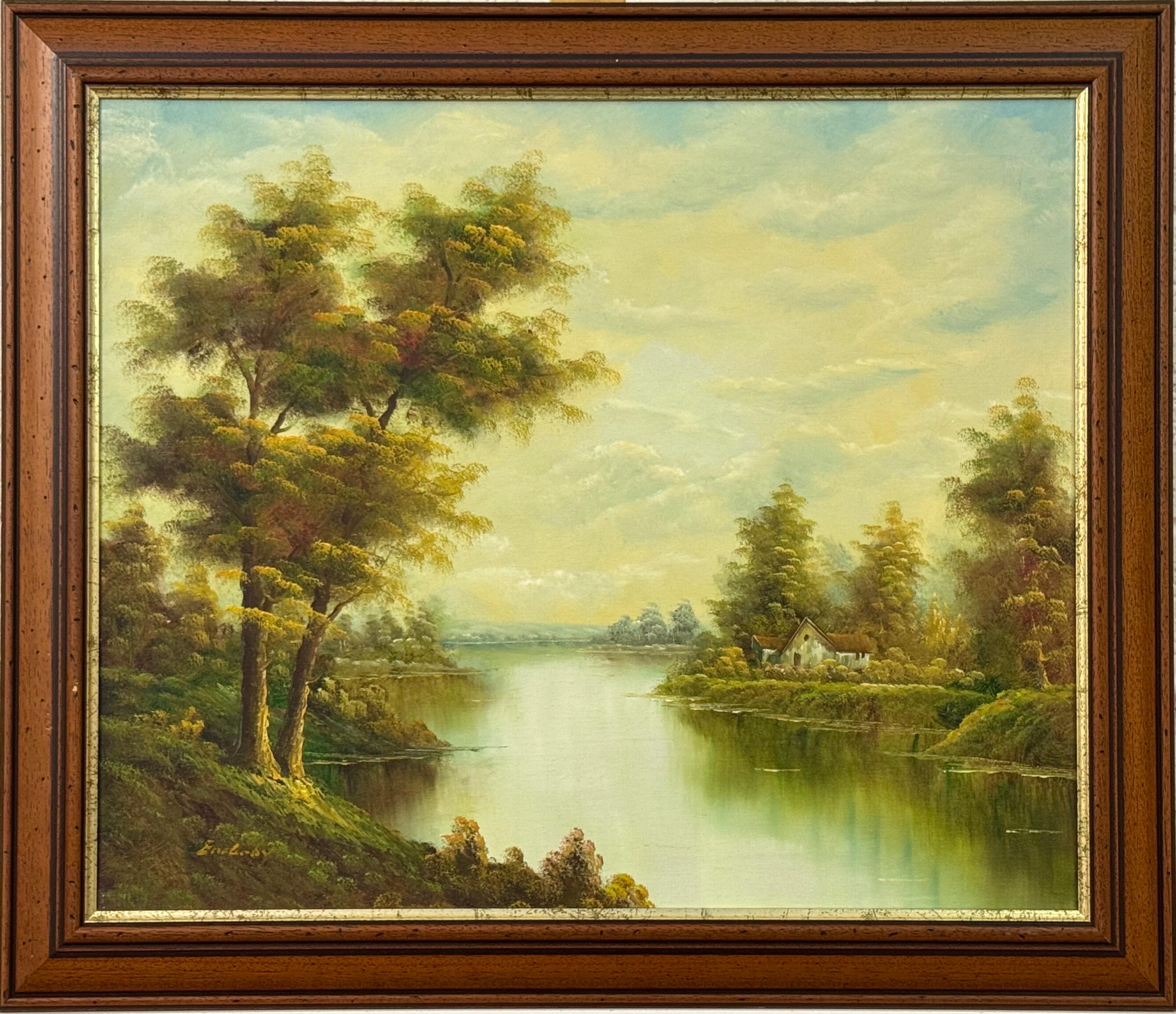 Goldener Dunst legt sich über ruhige Gewässer und hält ein Häuschen in stiller Träumerei