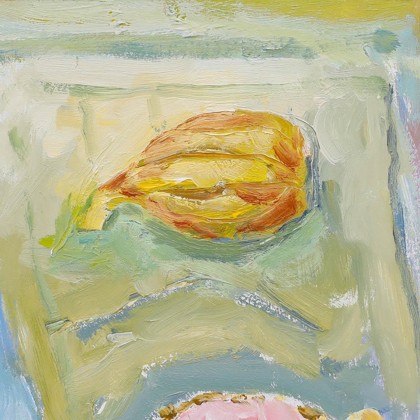 Graham Evernden (nato nel 1947) - Olio contemporaneo incorniciato, tazza di Cina con fico in vendita 1