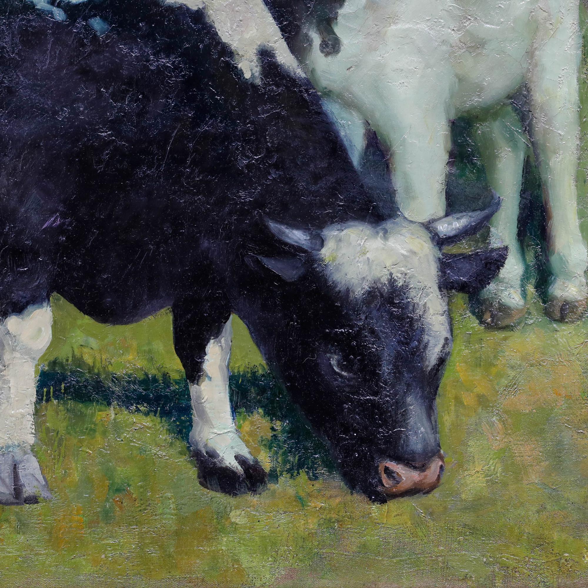 Un suggestivo paesaggio pastorale dell'artista svizzero Gustav Adolf Thomann (1874-1961), che raffigura due tori Holstein che pascolano ad alta quota, con il loro manto bianco e nero che contrasta splendidamente con il verde tenue del prato alpino