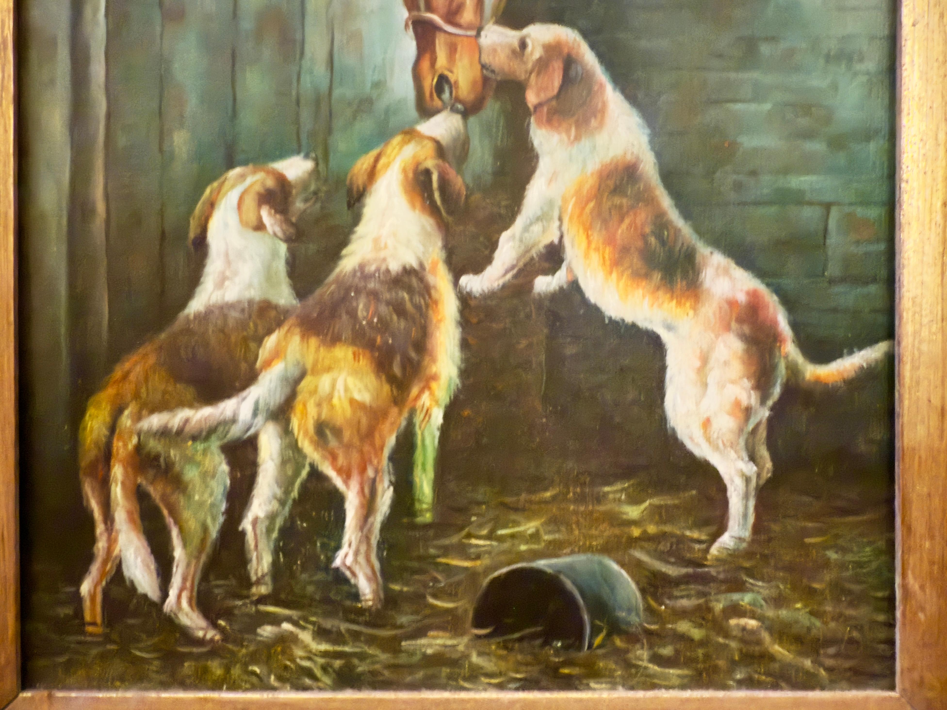 Charmantes Tiergemälde in einem Rahmen im Stil des späten 19. Jahrhunderts. Das Pferd im Stall neigt seinen Kopf nach unten, um die Nasen eines Hundes zu berühren, während zwei Hunde zusehen. Schöne Scheunenszene!  Bringt Sie zum Lächeln!

Die