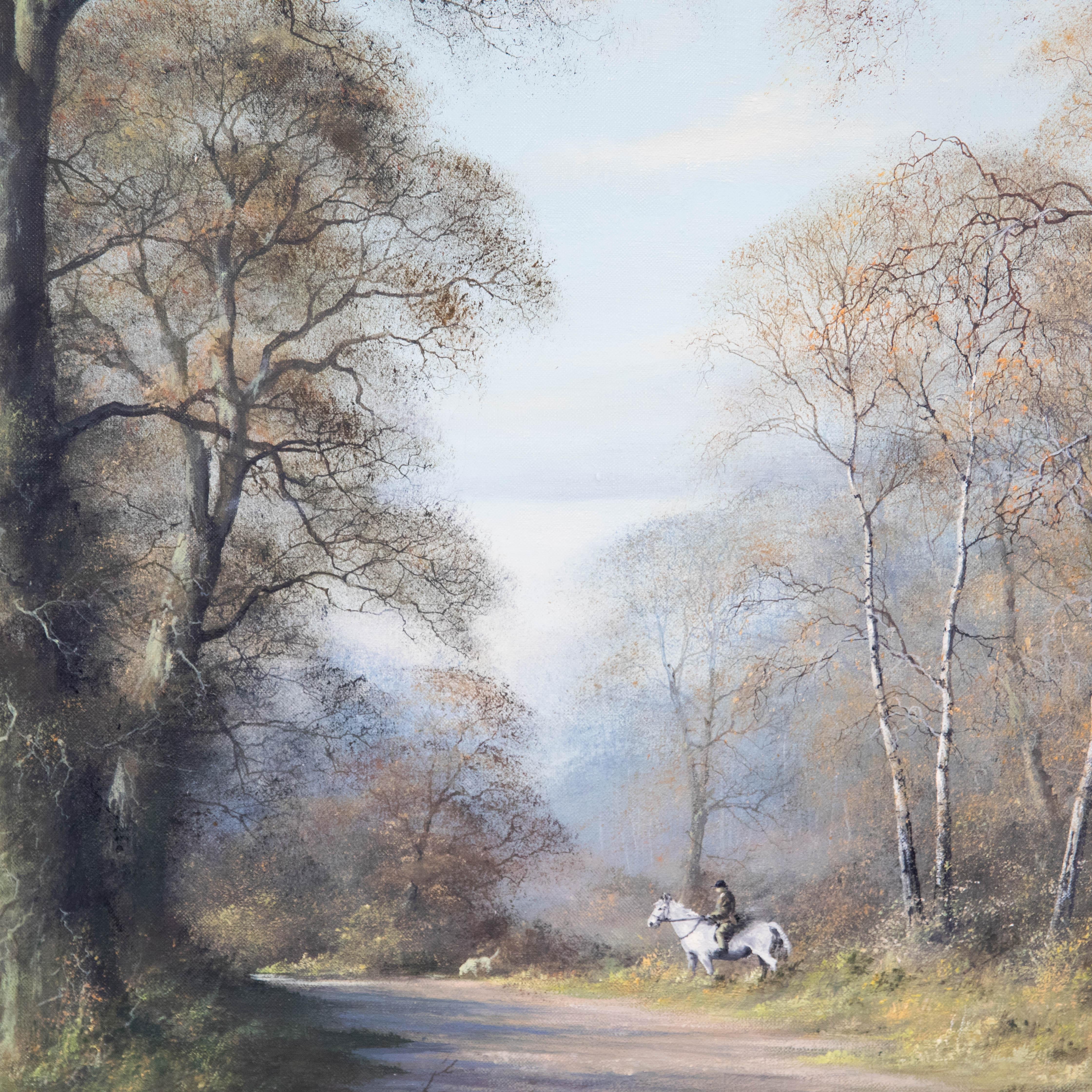 Ein Reiter auf einem Pferd, begleitet von einem Labrador, bahnt sich seinen Weg durch eine ruhige, bewaldete Landschaft. Caesar-Smith stellt die verschlungenen Äste der Bäume mit viel Liebe zum Detail dar. Signiert und datiert unten links. Gut